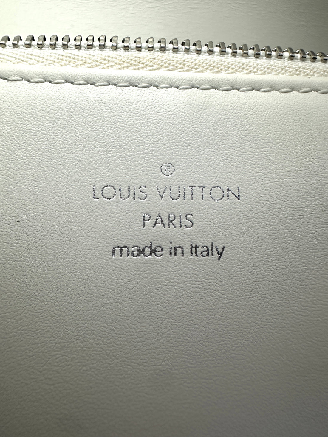 Louis Vuitton Swing White Leather Shoulder Bag With S-Lock Hardware LV1927