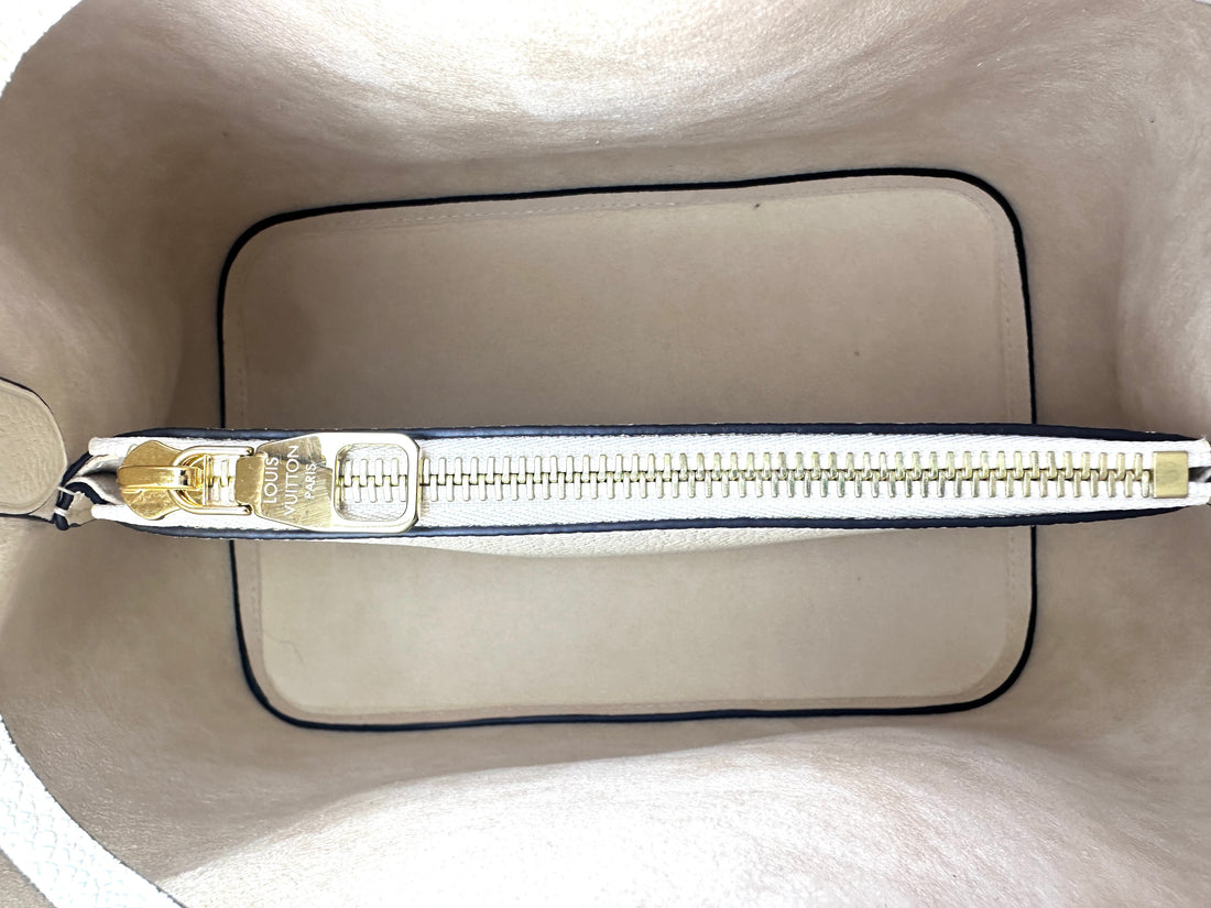 Louis Vuitton NeoNoe White Monogram Empreinte Bucket Handle Bag LV1925