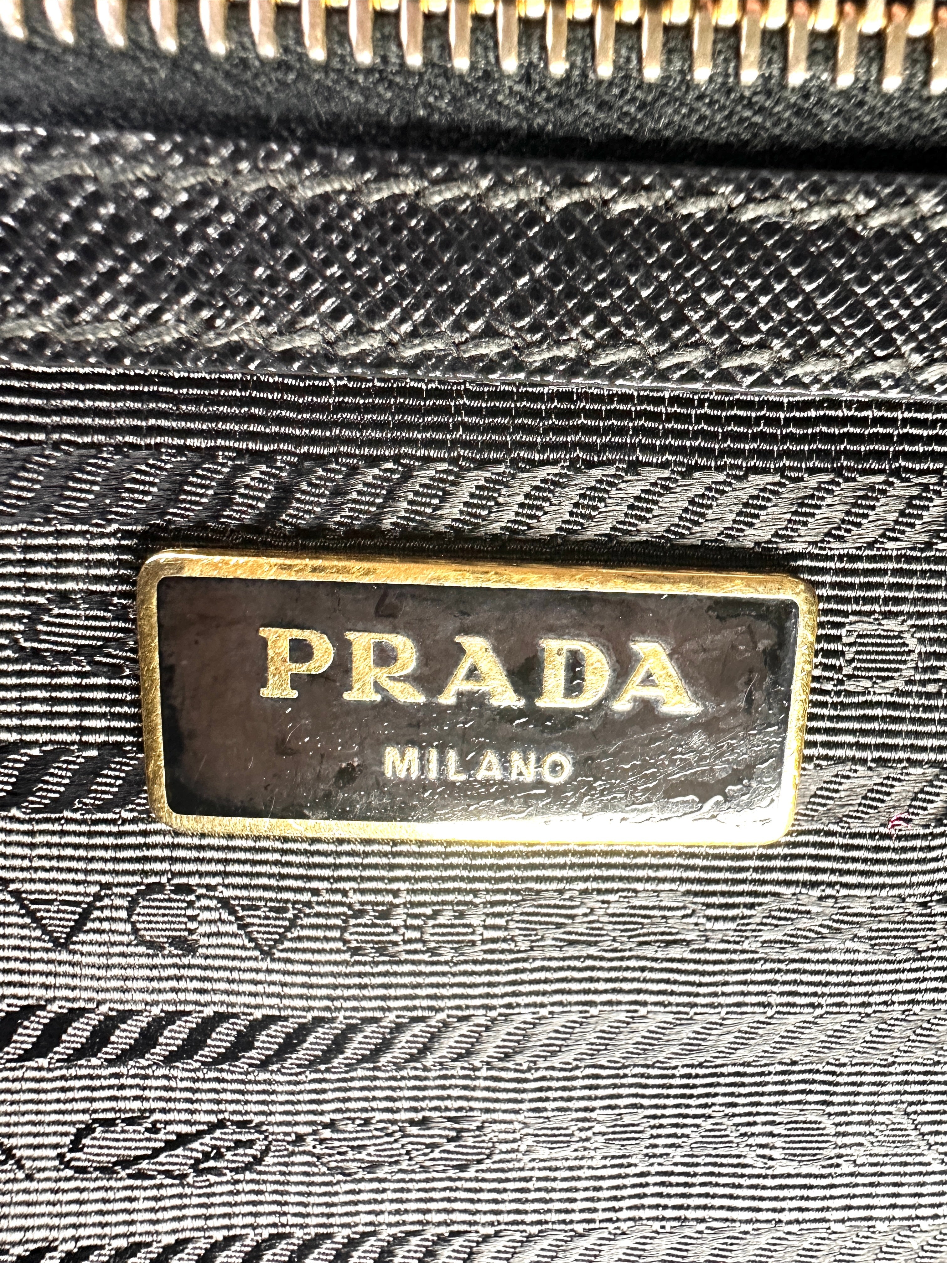 Prada Galleria Black Saffiano Handle Bag PR185