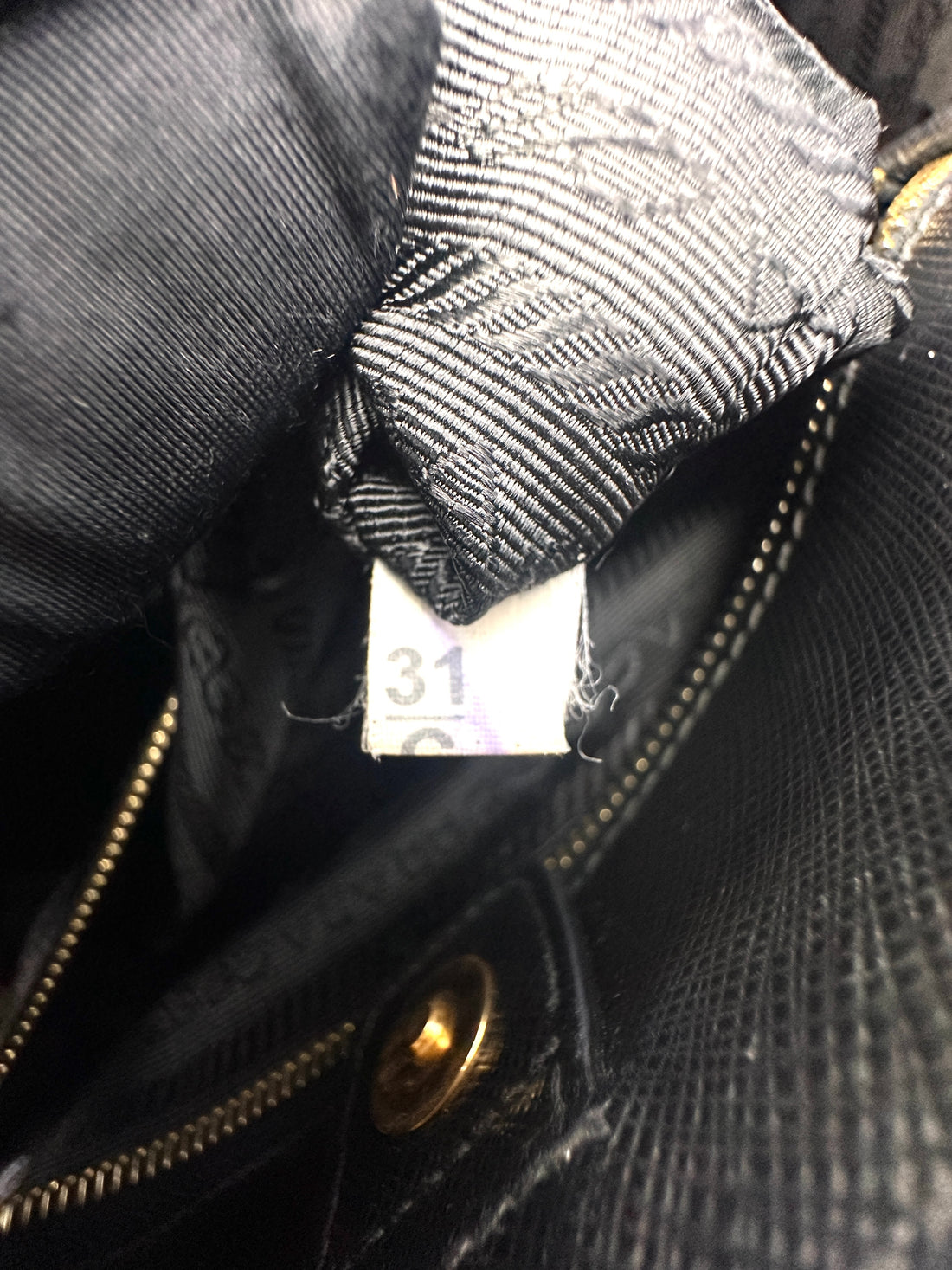 Prada Galleria Black Saffiano Handle Bag PR185