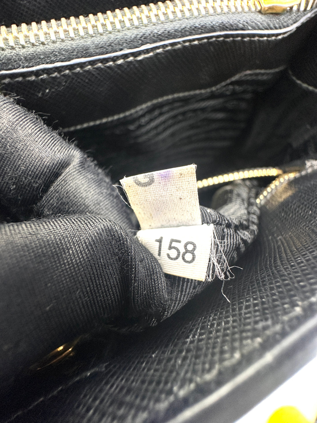 Prada Galleria Black Saffiano Handle Bag PR185