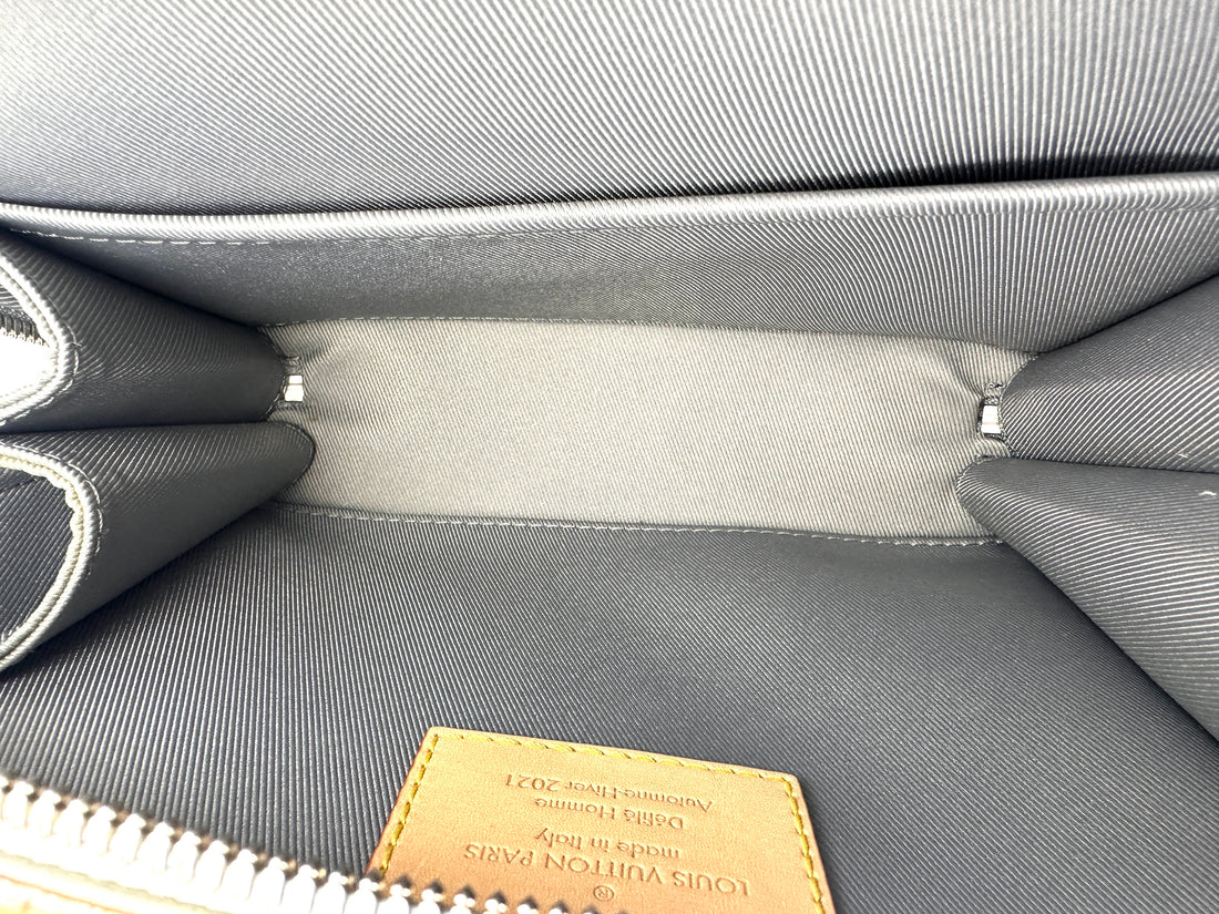 Louis Vuitton Solf Trunk Mirror Monogram Shoulder Bag LV1937