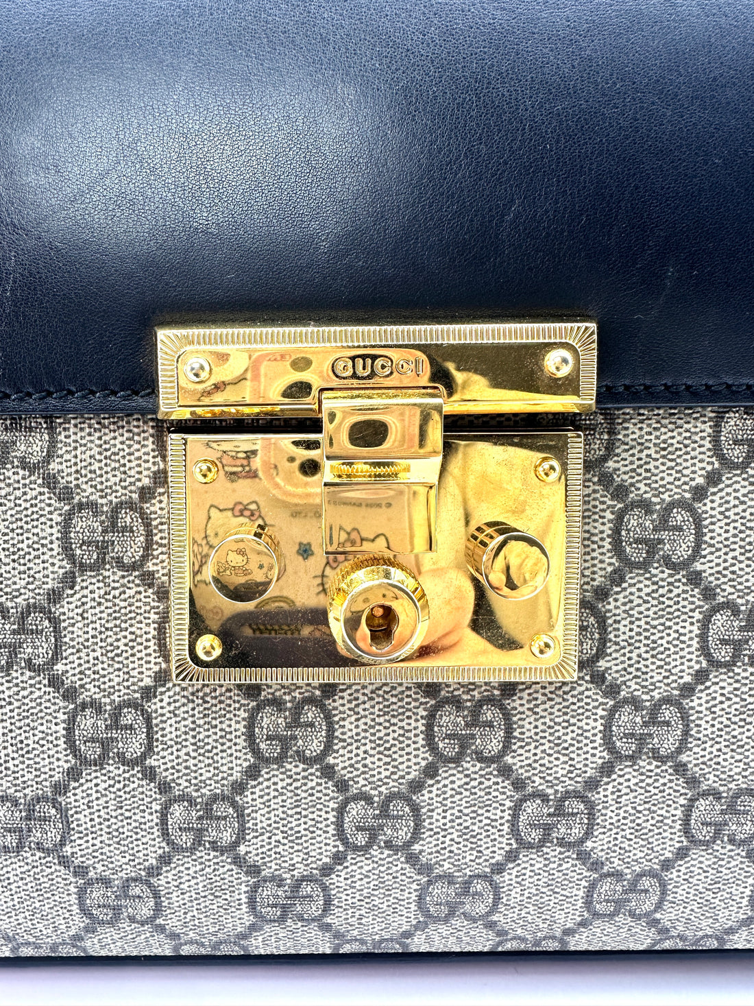 Gucci Padlock GG Supreme Top Handle Bag With Gold Buckle GG633