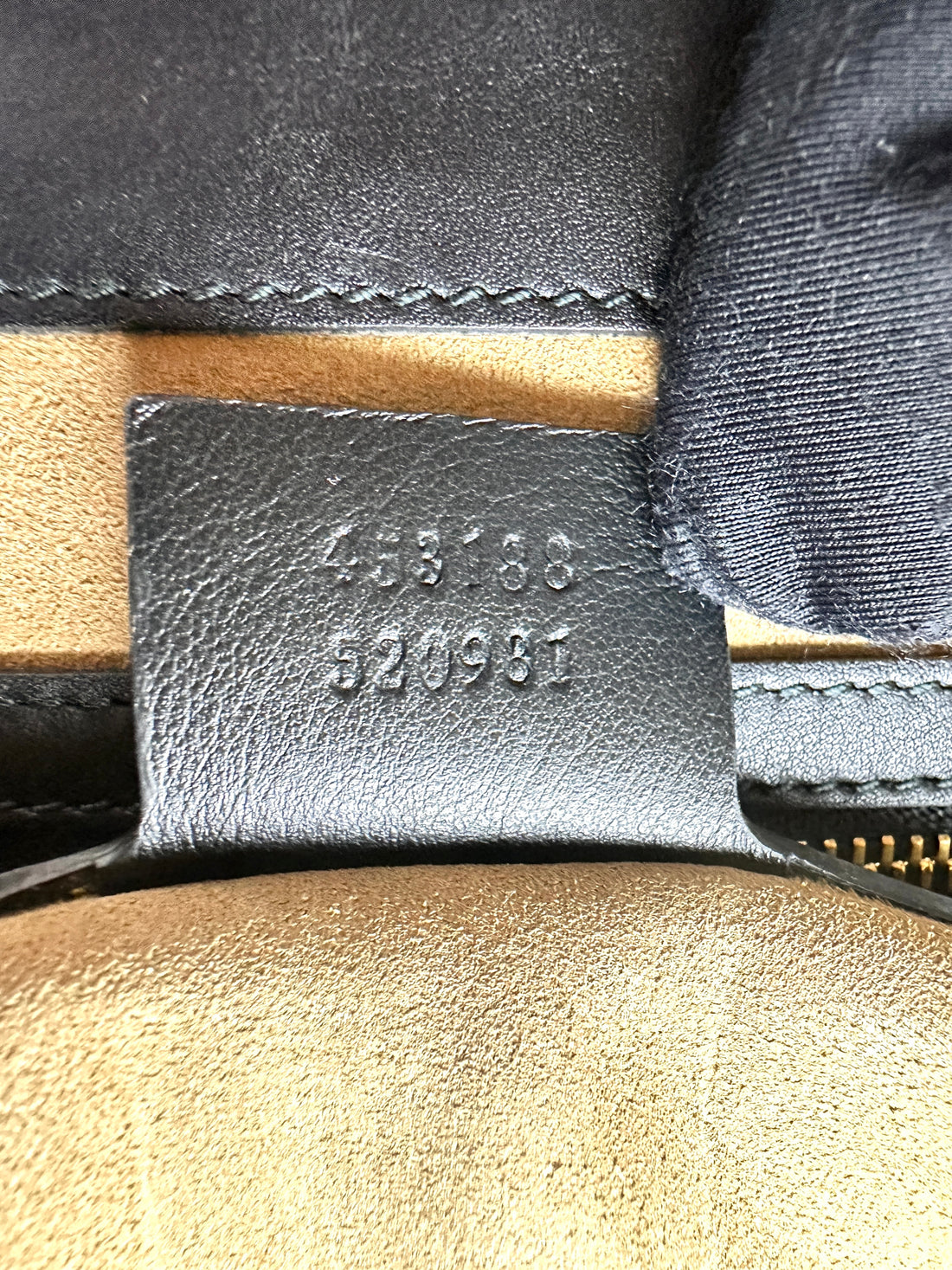 Gucci Padlock GG Supreme Top Handle Bag With Gold Buckle GG633