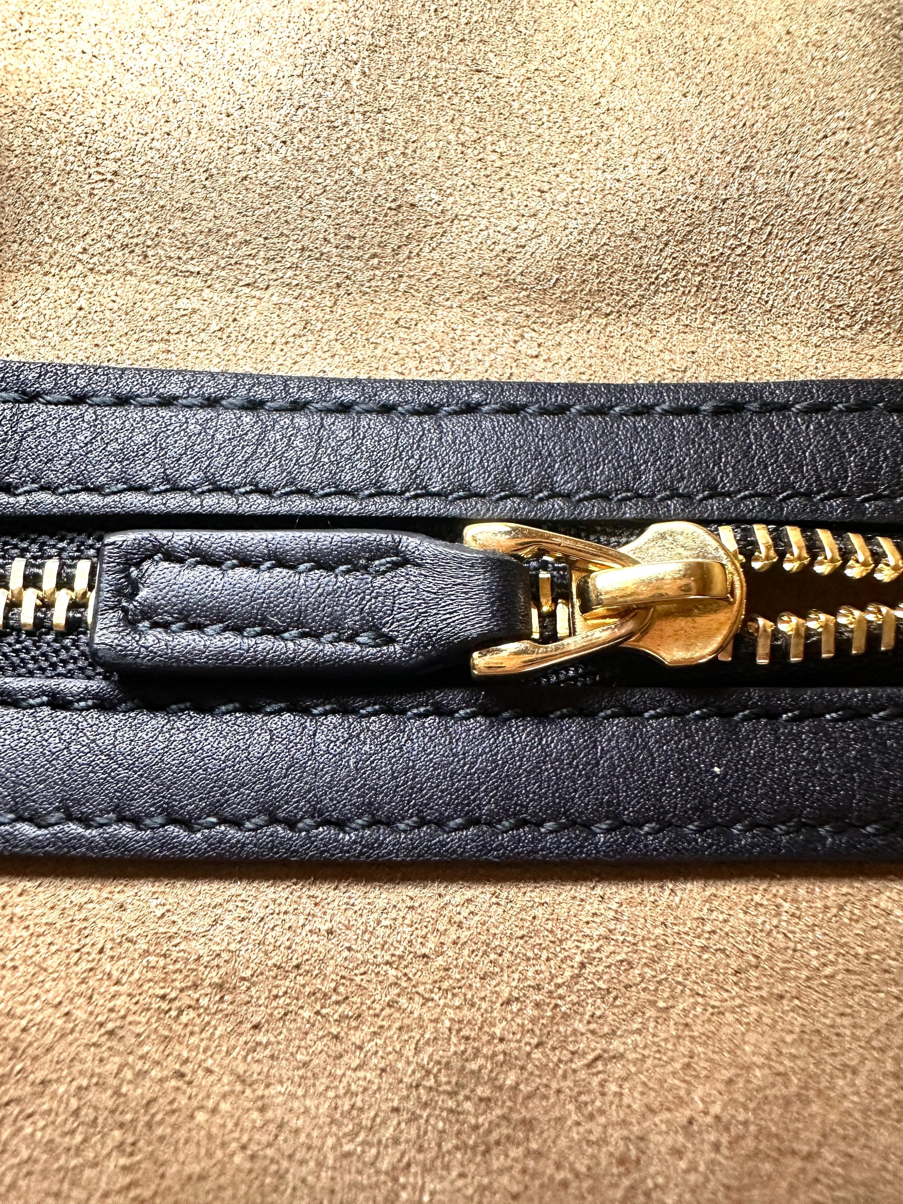 Gucci Padlock GG Supreme Top Handle Bag With Gold Buckle GG633