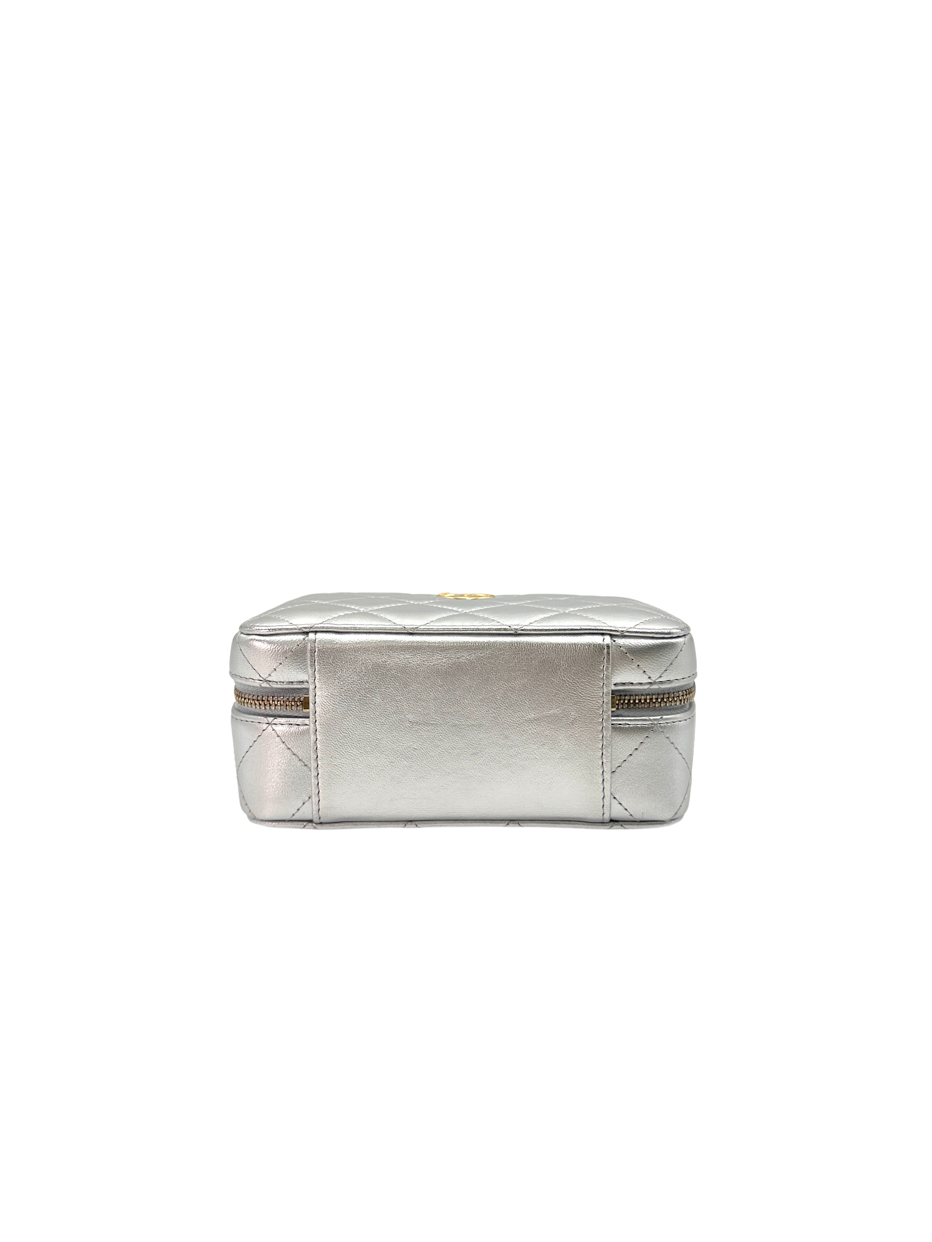 Chanel 23P "Pick Me Up"Silver Quilted Calfskin Top Handle Vanity Case(K8***JA) CC1419