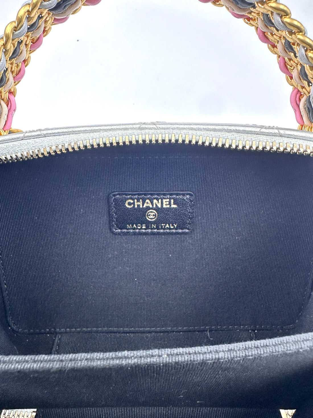 Chanel 23P "Pick Me Up"Silver Quilted Calfskin Top Handle Vanity Case(K8***JA) CC1419