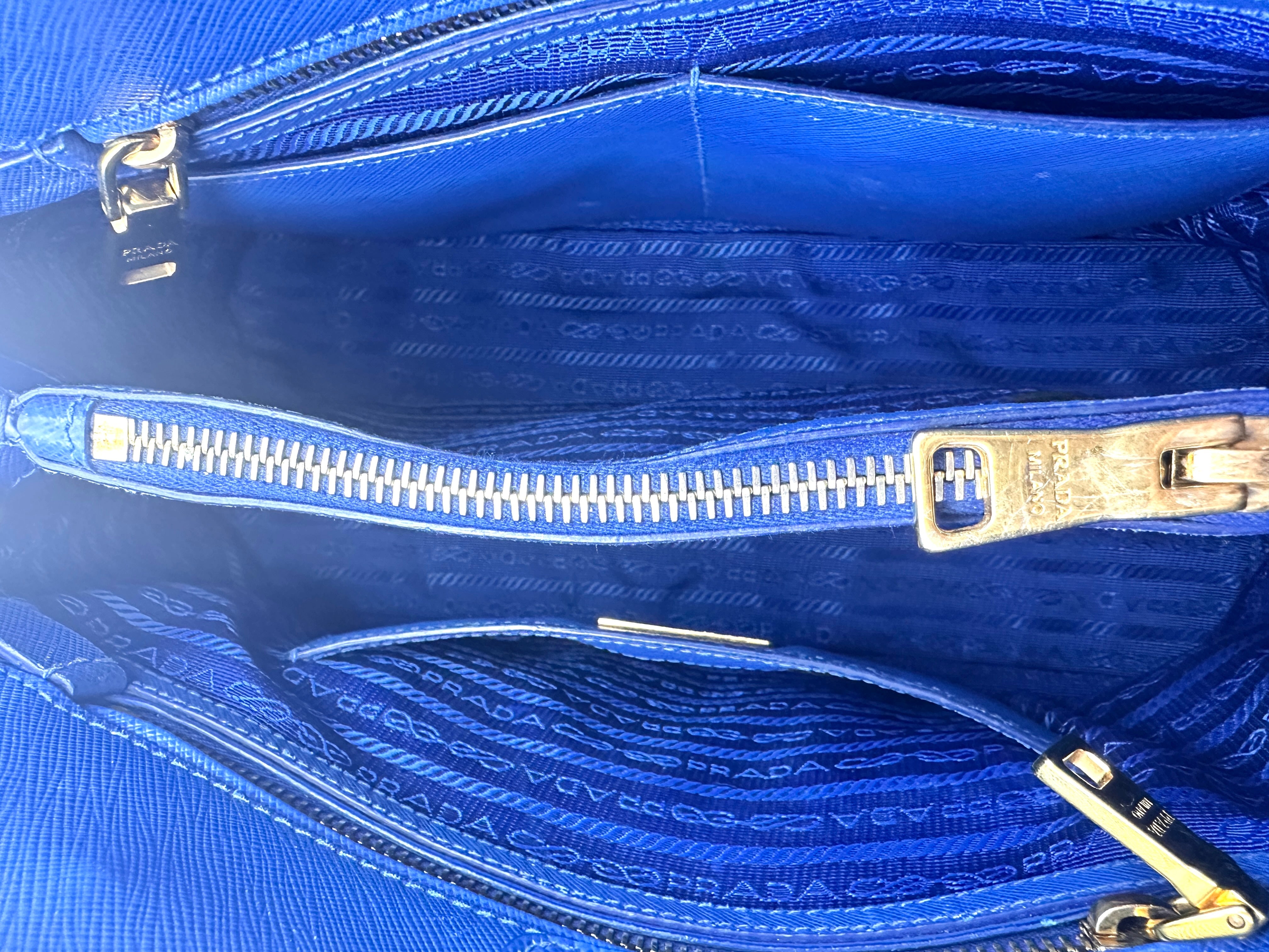 Prada Promenade Blue Saffiano Lux Leather Meidum Size Handle Bag PR190