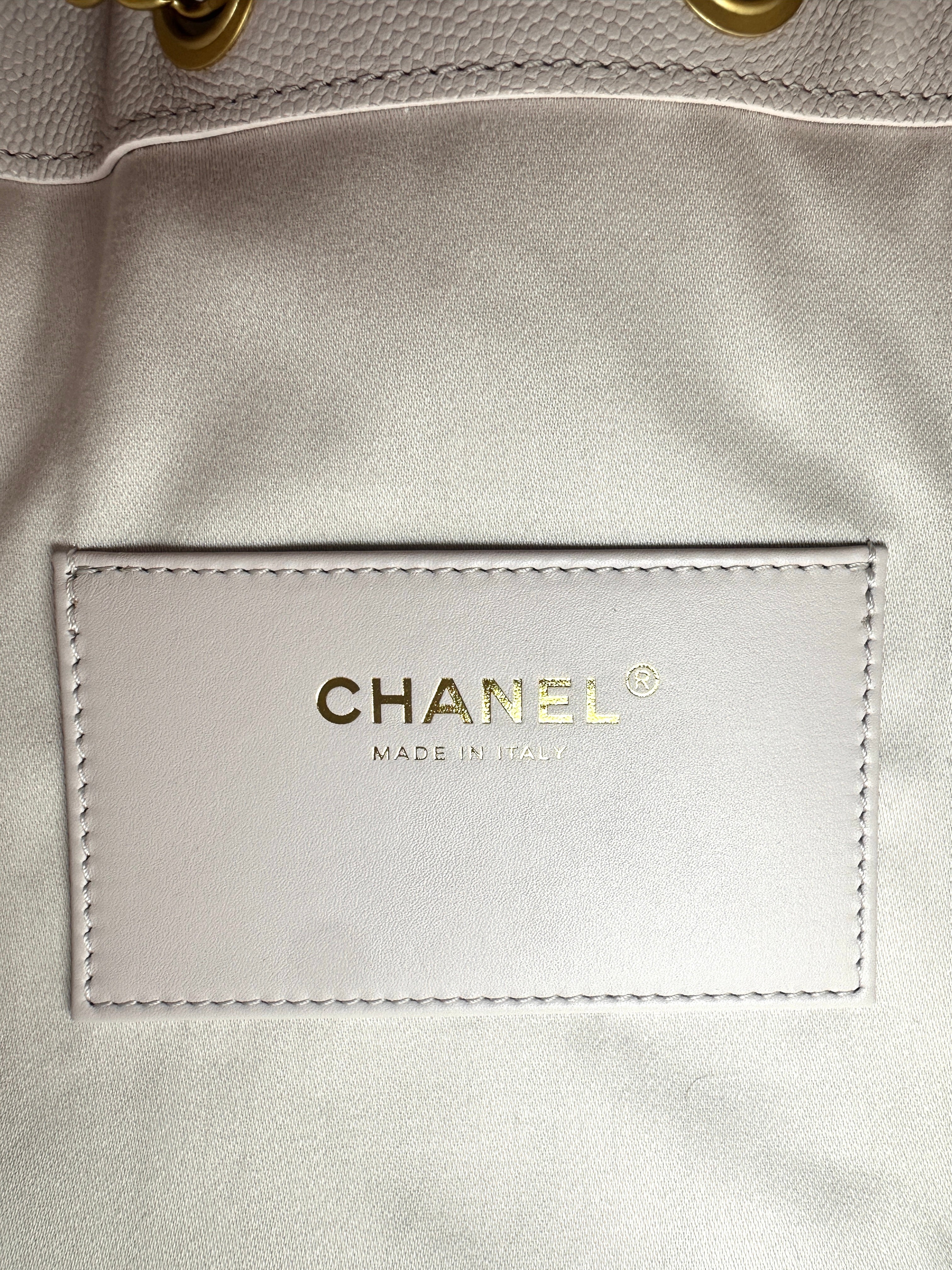 Chanel 25k White Quilted Leather Small Size Chain Hobo Bag(H5***AA) IRIS022