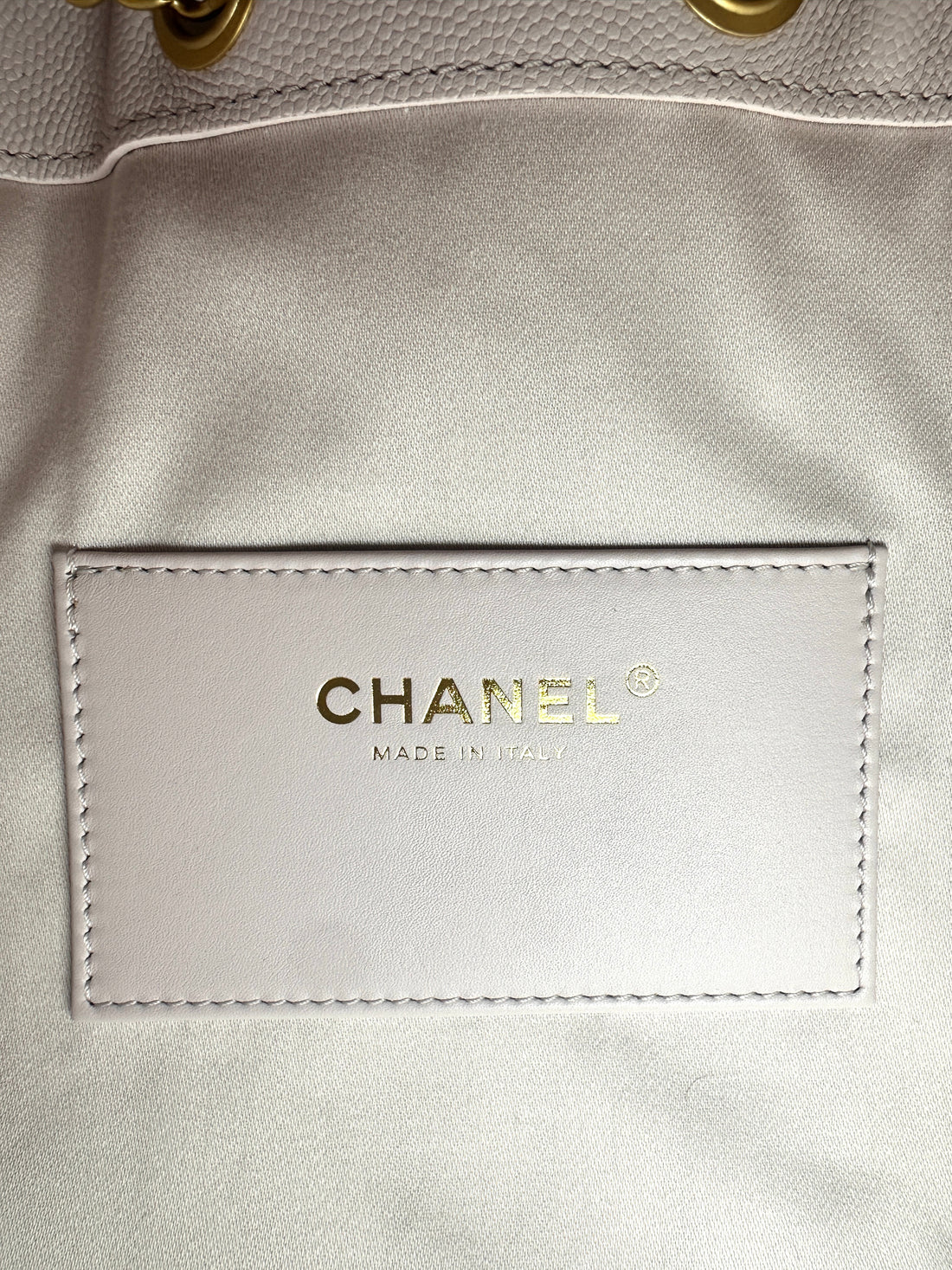 Chanel 25k White Quilted Leather Small Size Chain Hobo Bag(H5***AA) IRIS022