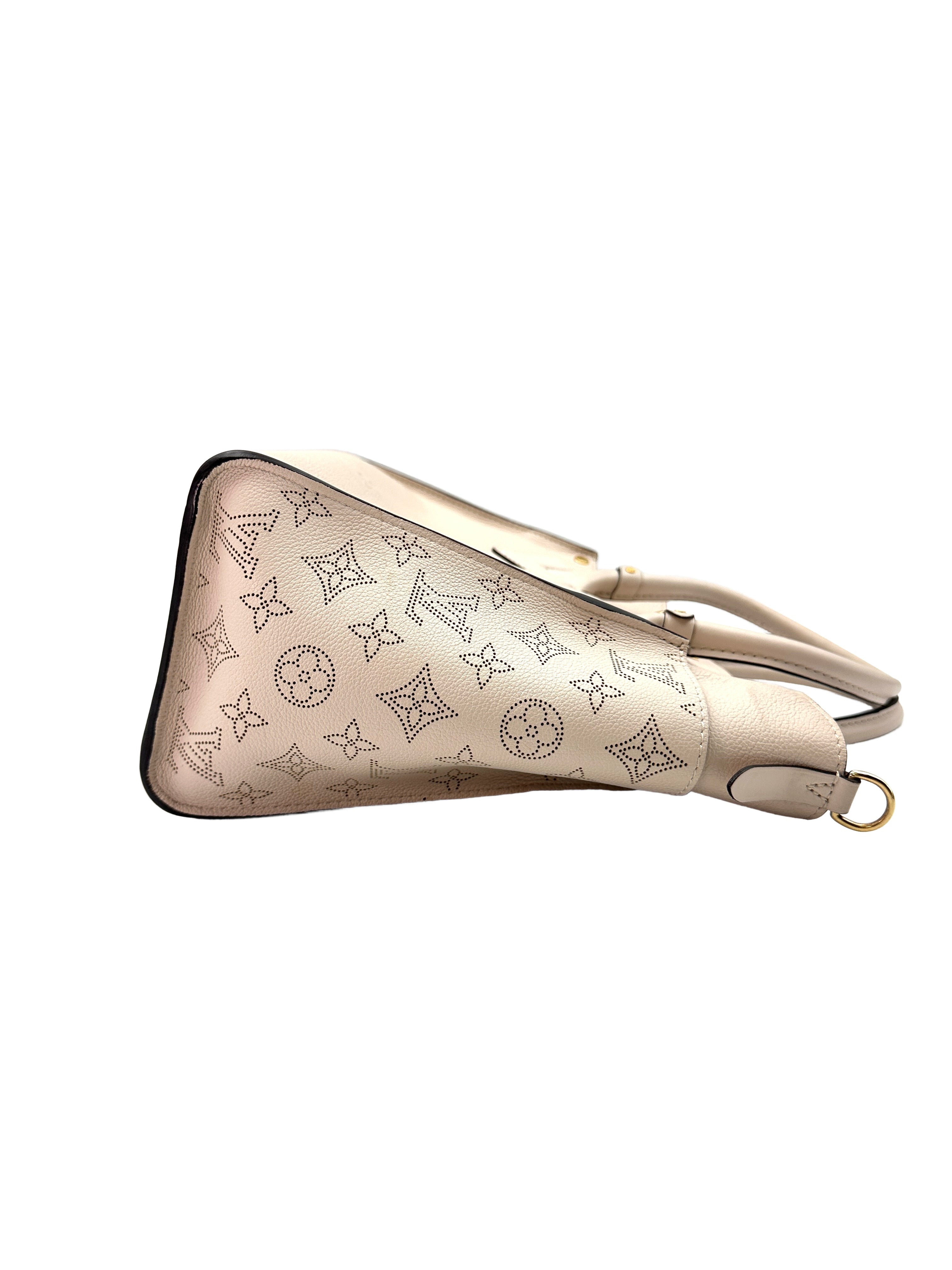 Louis Vuitton On My Side MM Beige Leather Handle Bag LV1962