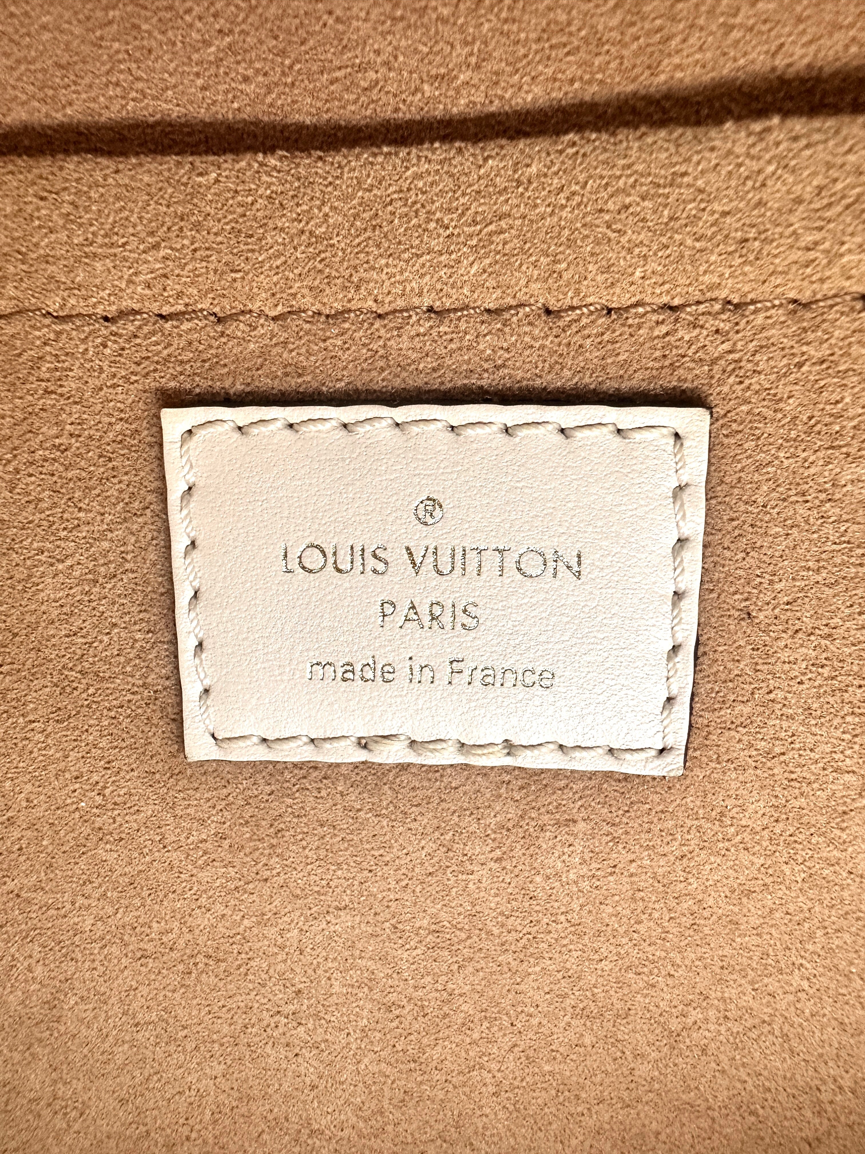 Louis Vuitton On My Side MM Beige Leather Handle Bag LV1962