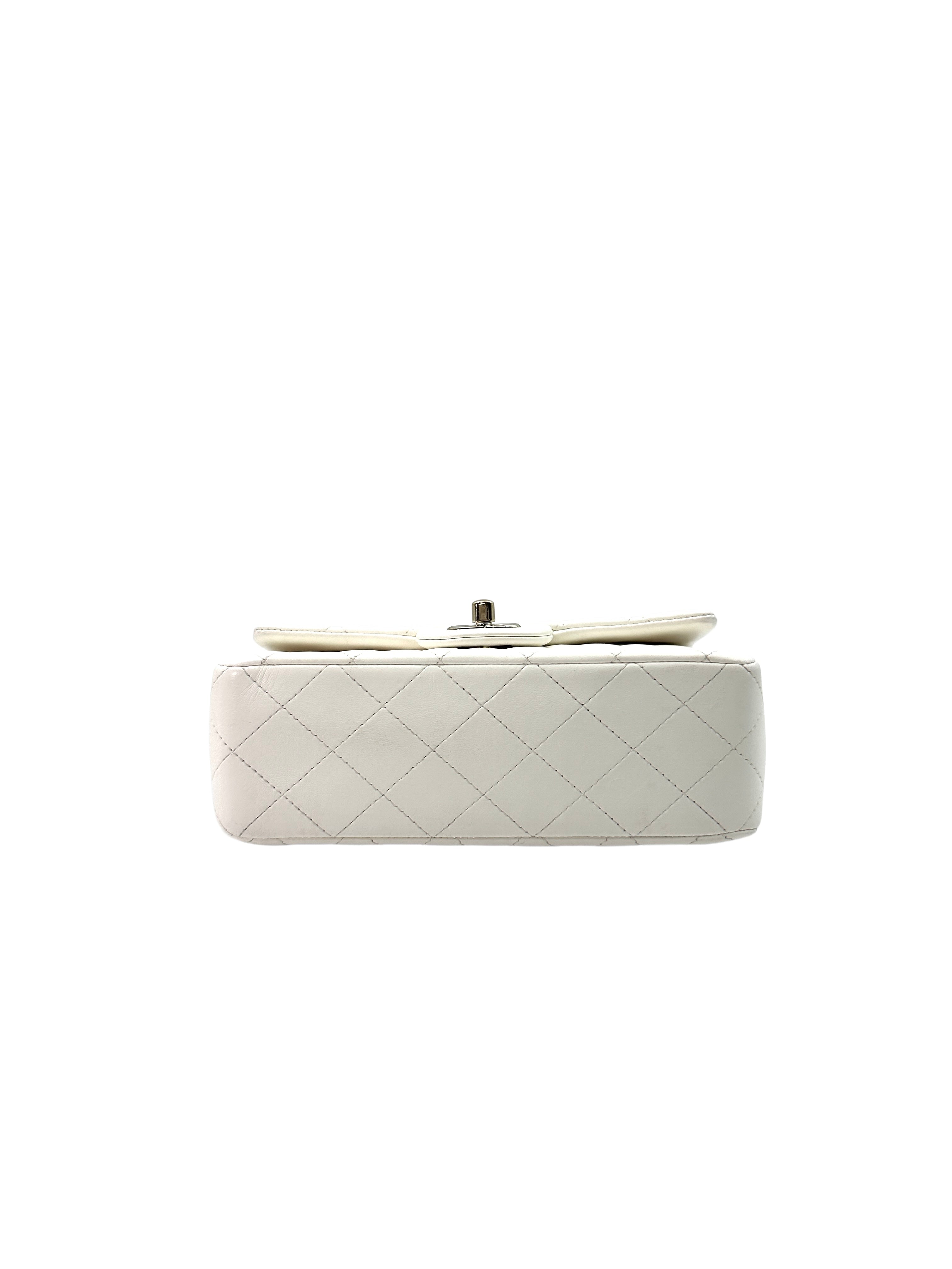 Chanel 22P Classic Flap White Quilted Lambskin Top Handle Mini Flap Bag(X1***NH) CC1429