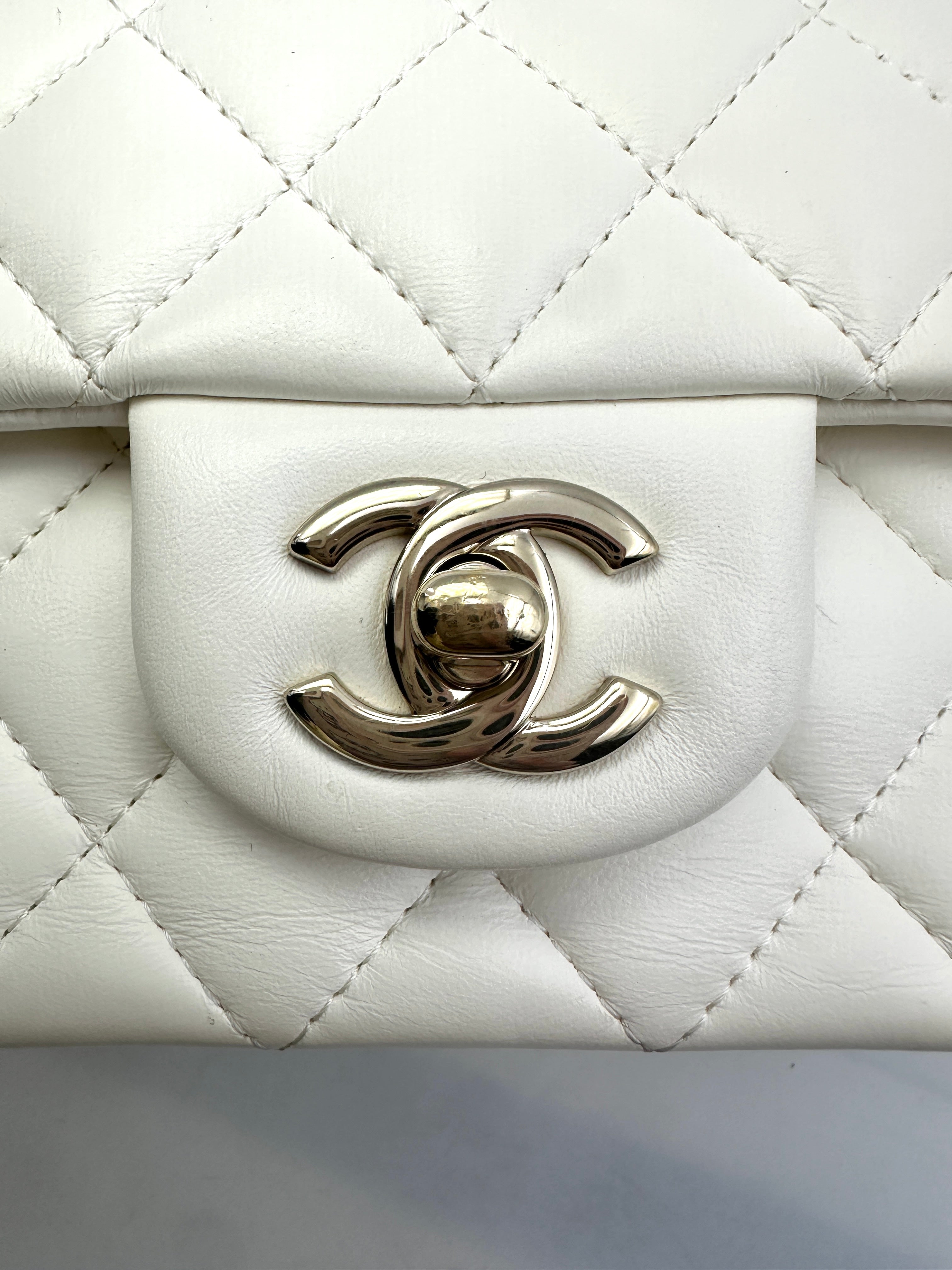 Chanel 22P Classic Flap White Quilted Lambskin Top Handle Mini Flap Bag(X1***NH) CC1429
