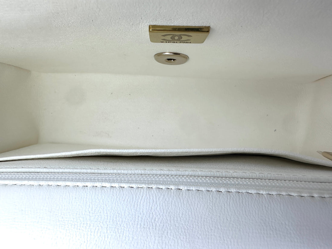 Chanel 22P Classic Flap White Quilted Lambskin Top Handle Mini Flap Bag(X1***NH) CC1429