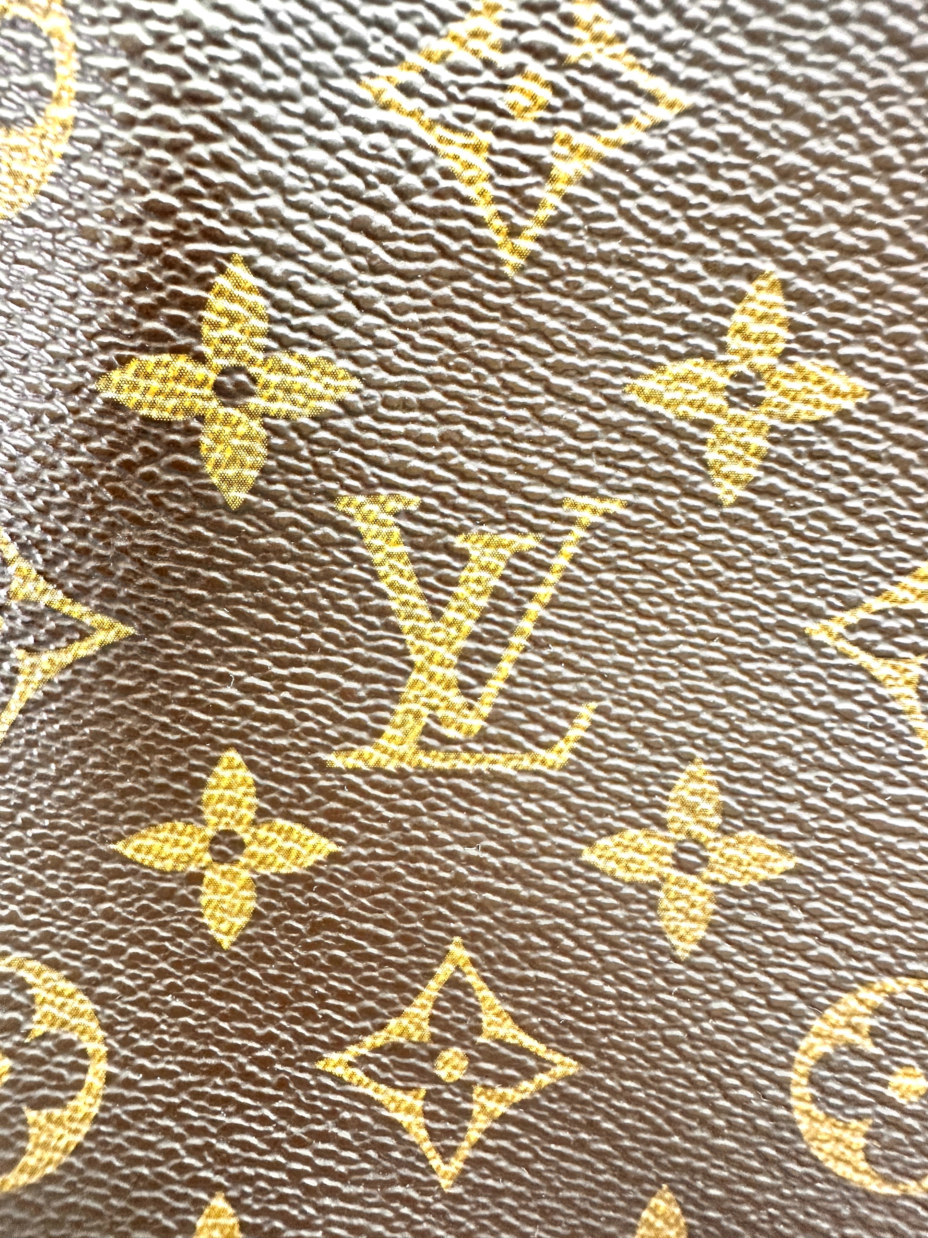 Louis Vuitton Montaigne MM Monogram Canvas Handle Bag LV1972