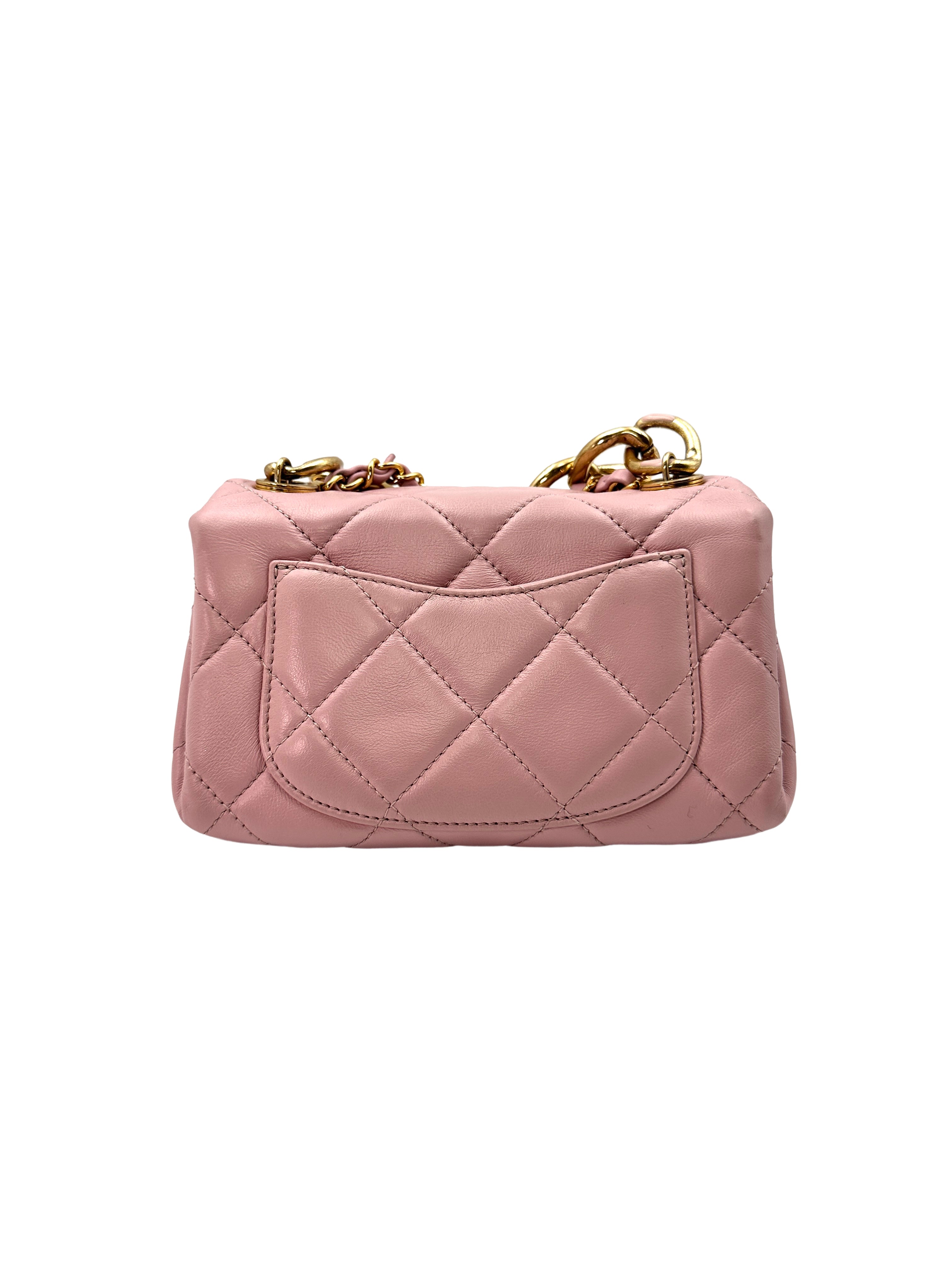 Chanel 22A Metiers d'Art Pink Quilted Leather Flap Bag With Oversized Gold Chain Handle(NA***N7) IRIS026