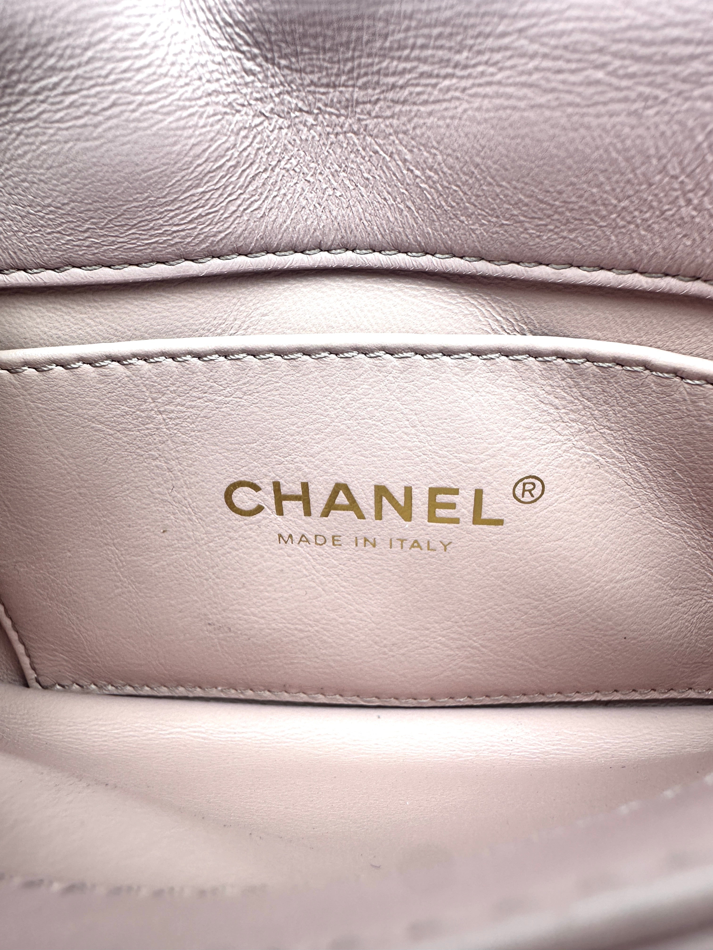 Chanel 22A Metiers d'Art Pink Quilted Leather Flap Bag With Oversized Gold Chain Handle(NA***N7) IRIS026