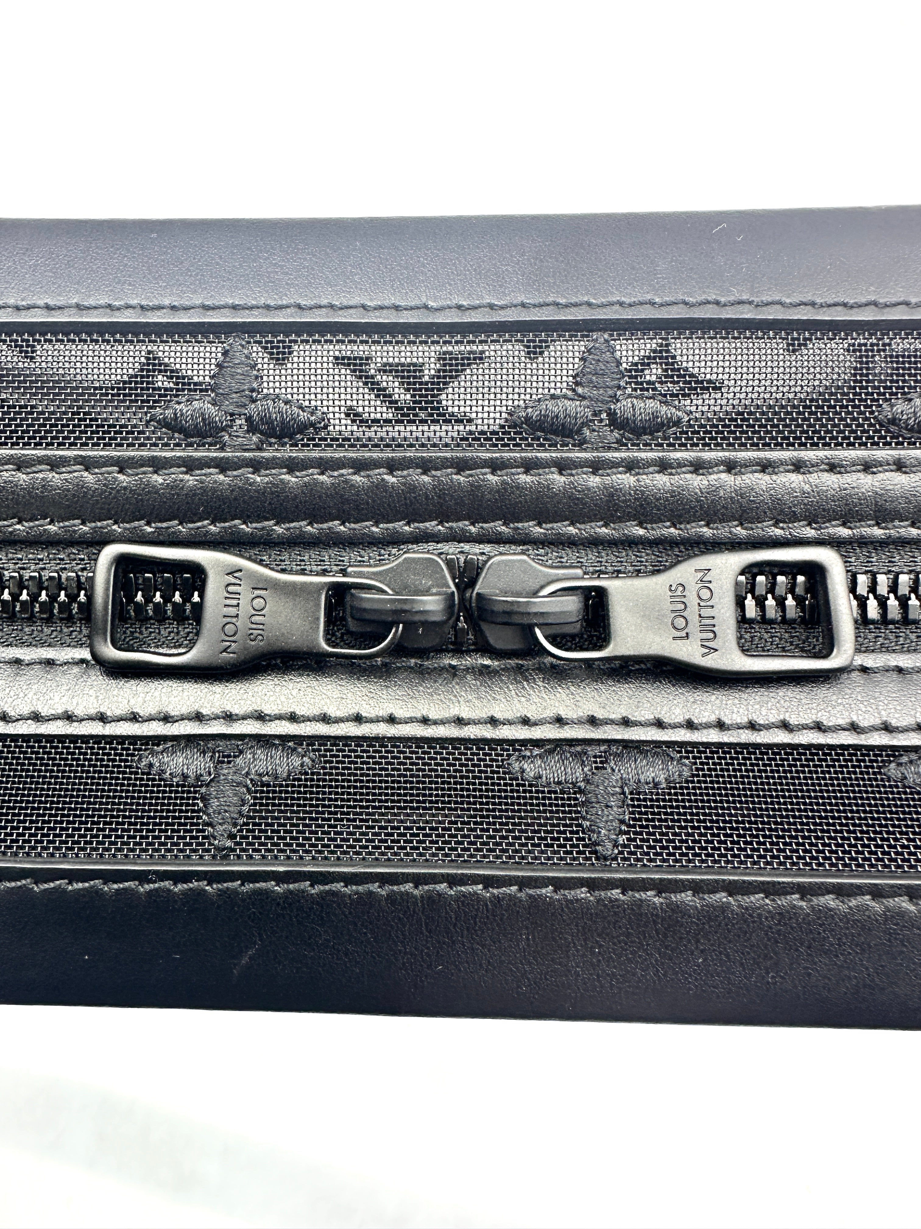 Louis Vuitton Solf Trunk Black Monogram Mesh Shoulder Bag LV1978