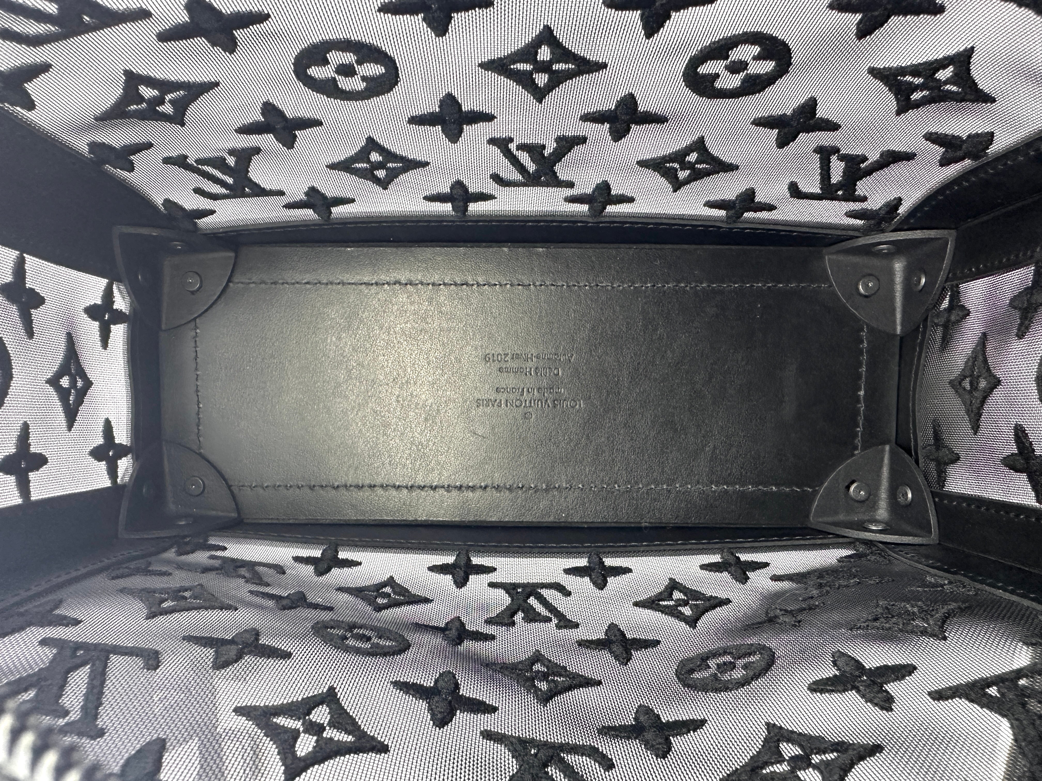 Louis Vuitton Solf Trunk Black Monogram Mesh Shoulder Bag LV1978