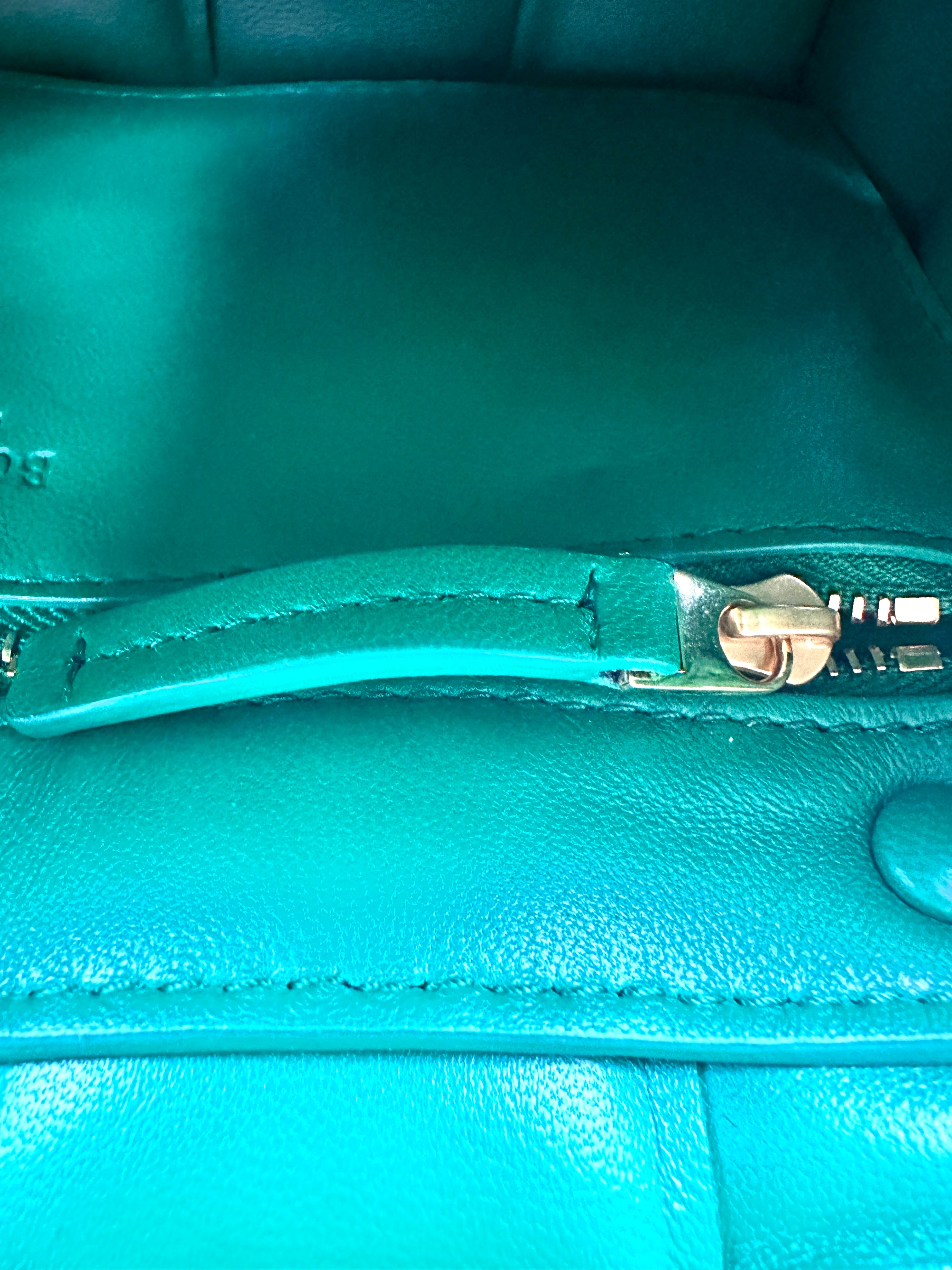 Bottega Veneta Padded Cassette Green Lambskin Shoulder Bag BV101