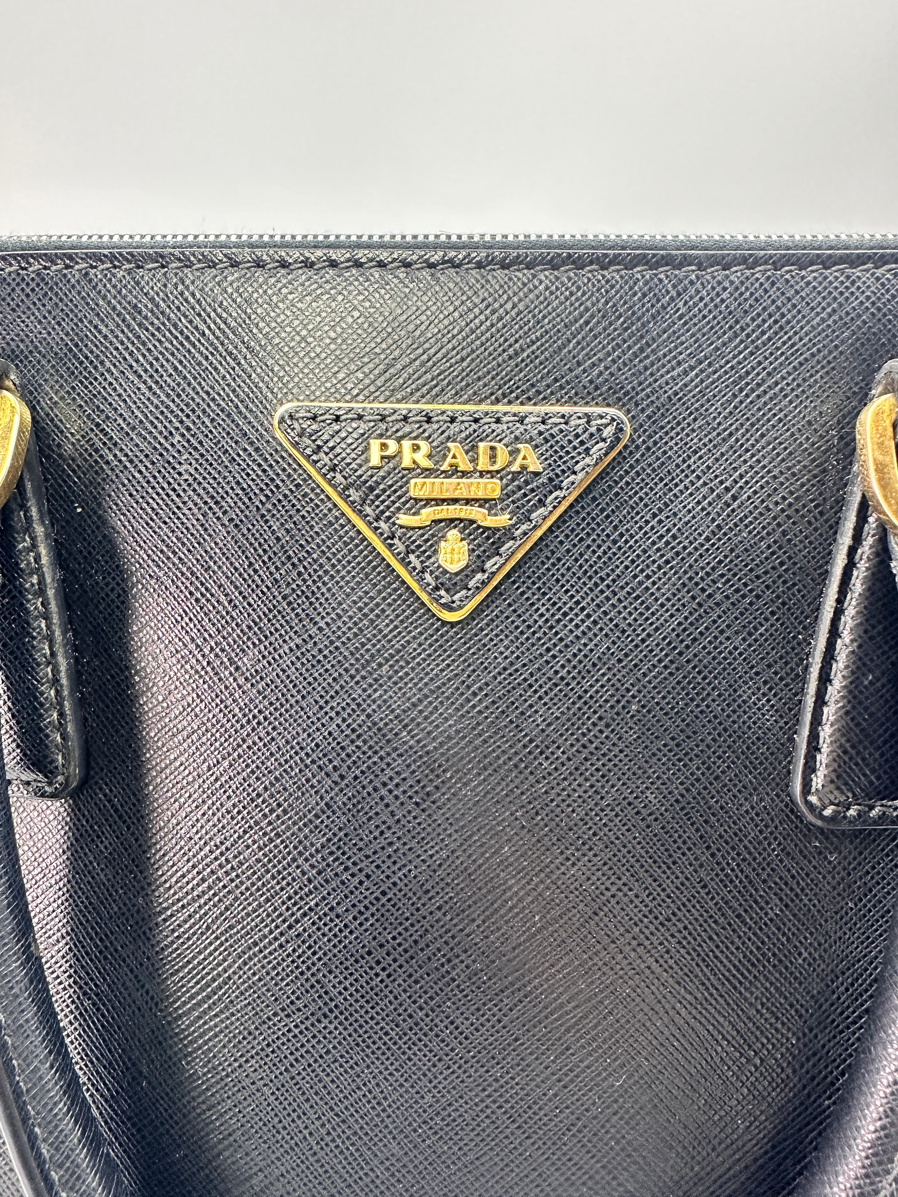 Prada Galleria Black Saffiano Large Size Handle Bag PR193