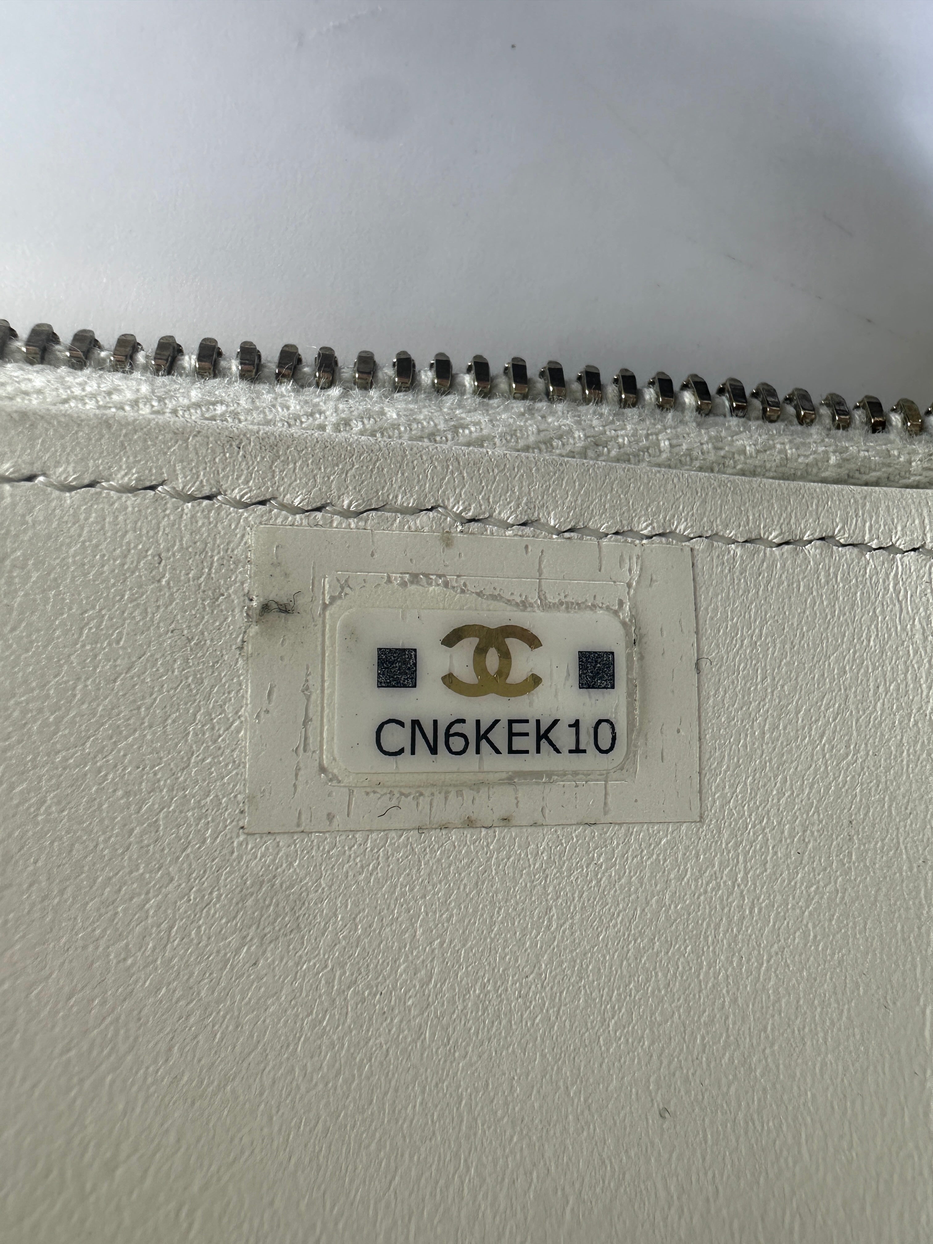 Chanel 23C Coco Casino White Quilted Leather Vanity Case With Gold Hardware(CN***10) CC1445