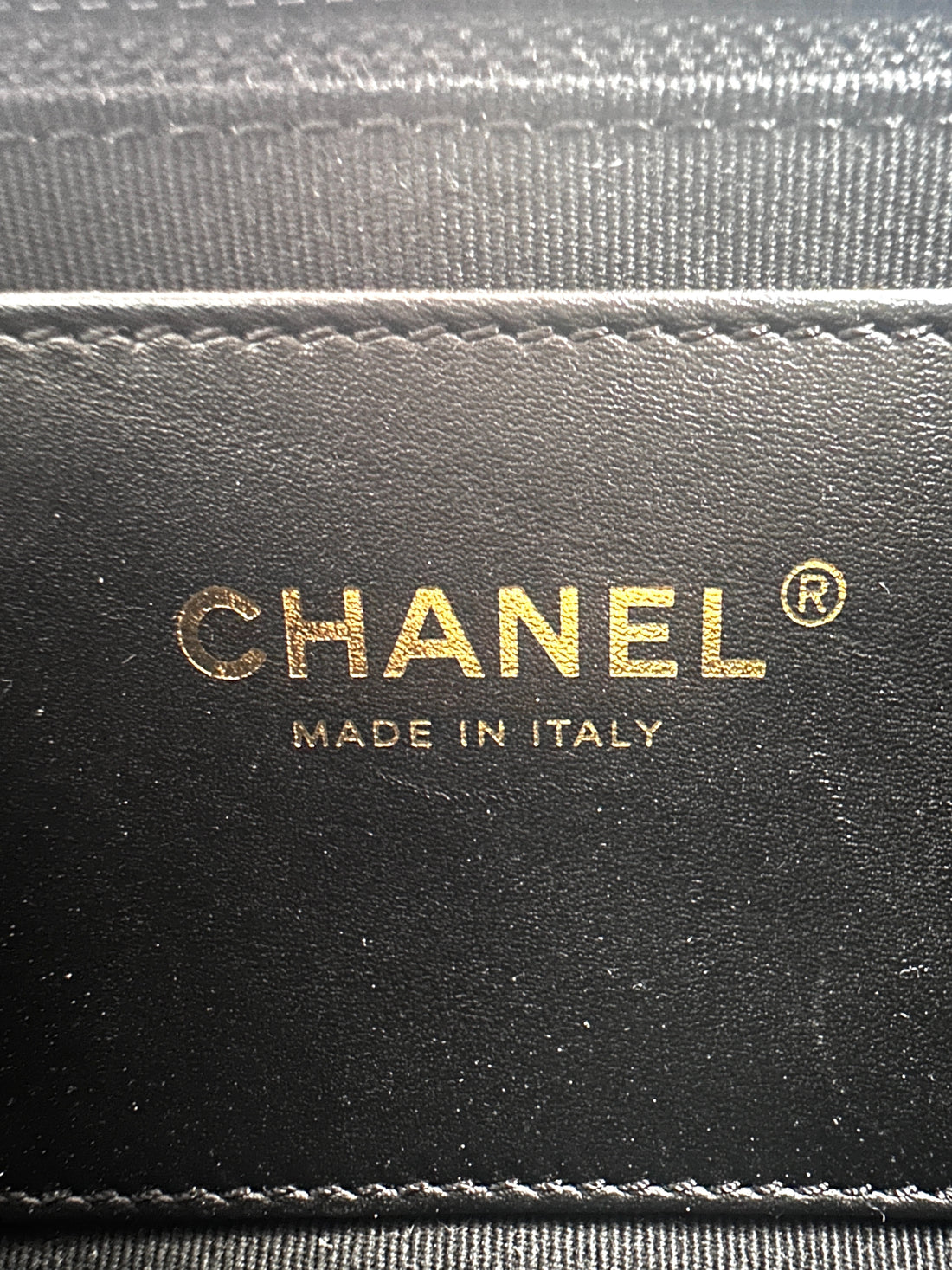 Chanel 22B White Quilted Leather Chain Shoulder Bag With Gold Hardware(HA***LK) CC1444