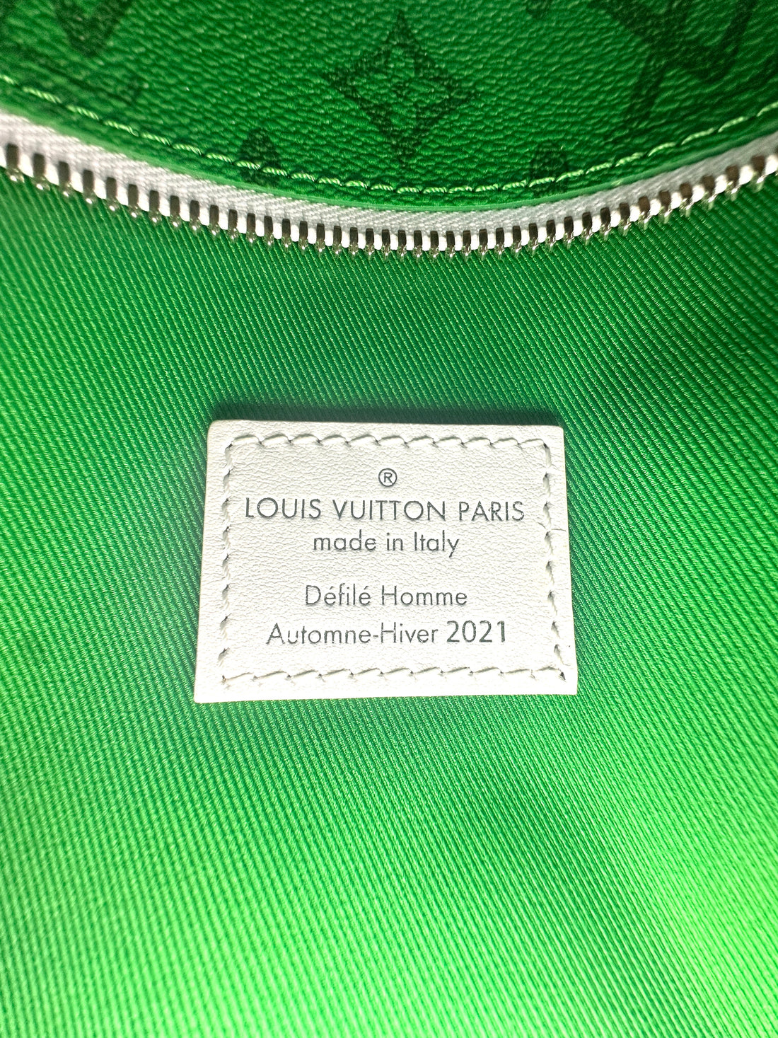 Louis Vuitton 2021Fall/Winter Green Monogram "TOURIST VS PURIST" Cabas Zippe Tote Bag LV2005