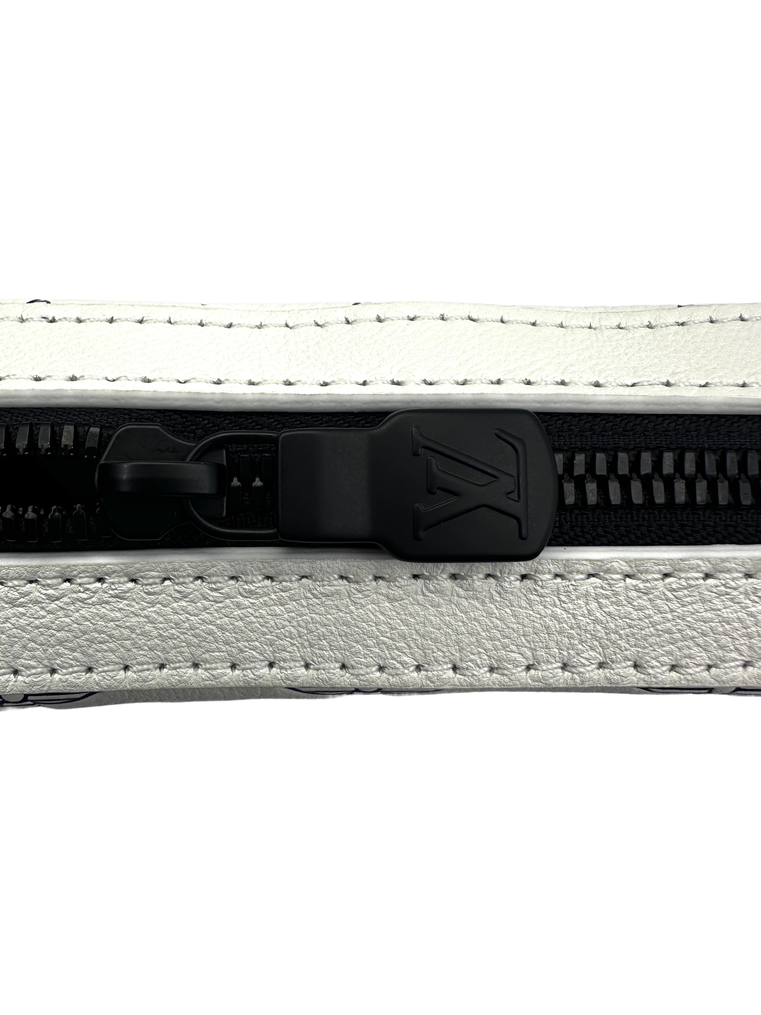 Louis Vuitton TrioMessenger White/Gray Monogram Shadow Leather Shoulder Bag With Pouch LV1996