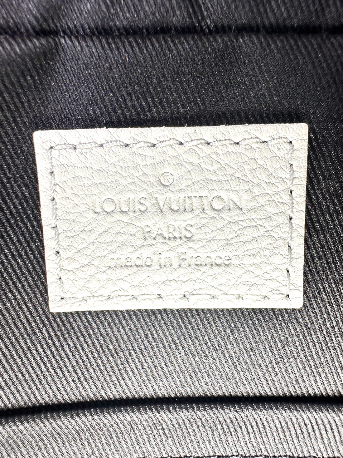 Louis Vuitton TrioMessenger White/Gray Monogram Shadow Leather Shoulder Bag With Pouch LV1996