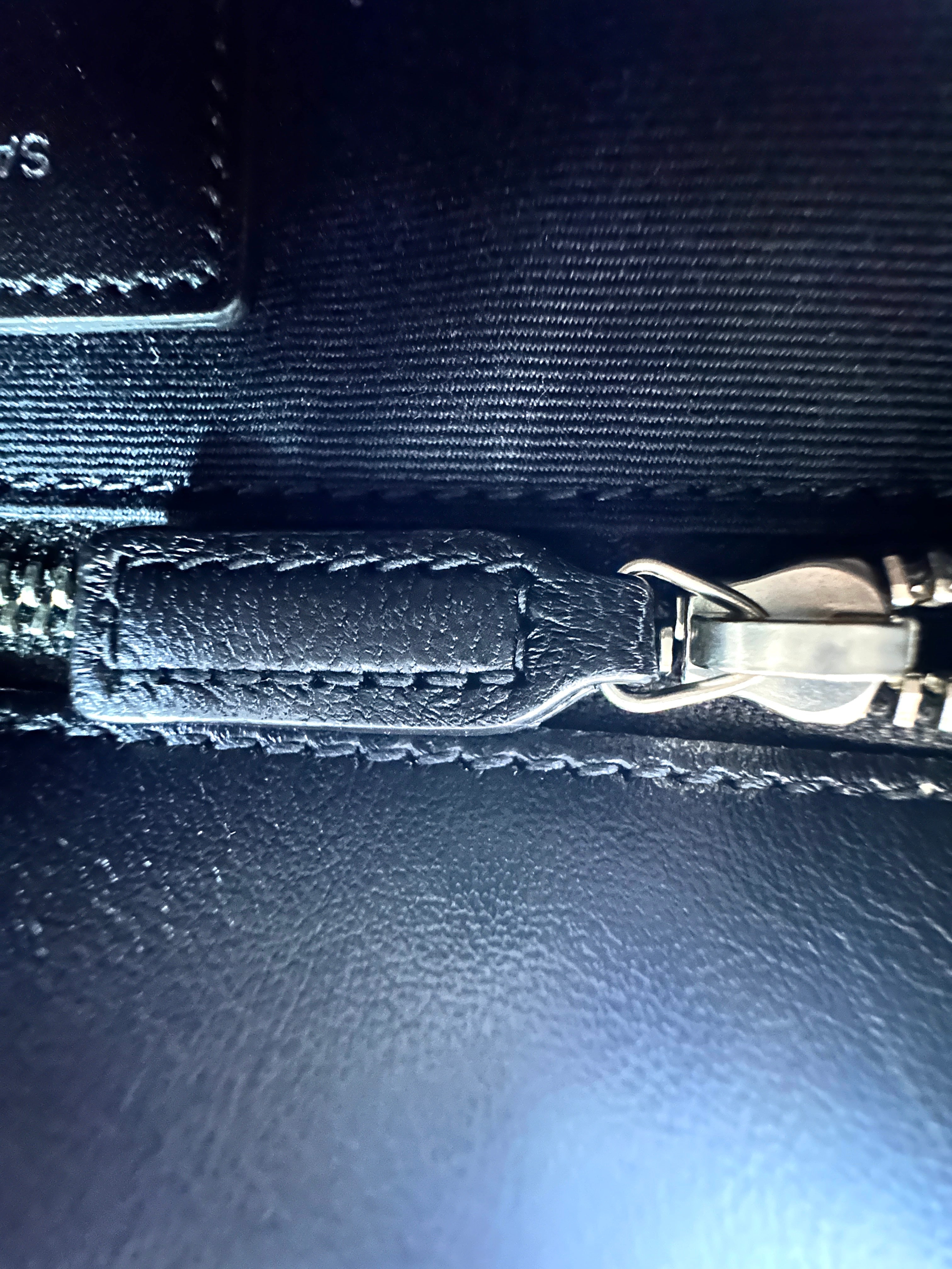 Saint Laurent Loulou  Black Quilted Leather Small Size Shoulder Bag SL165