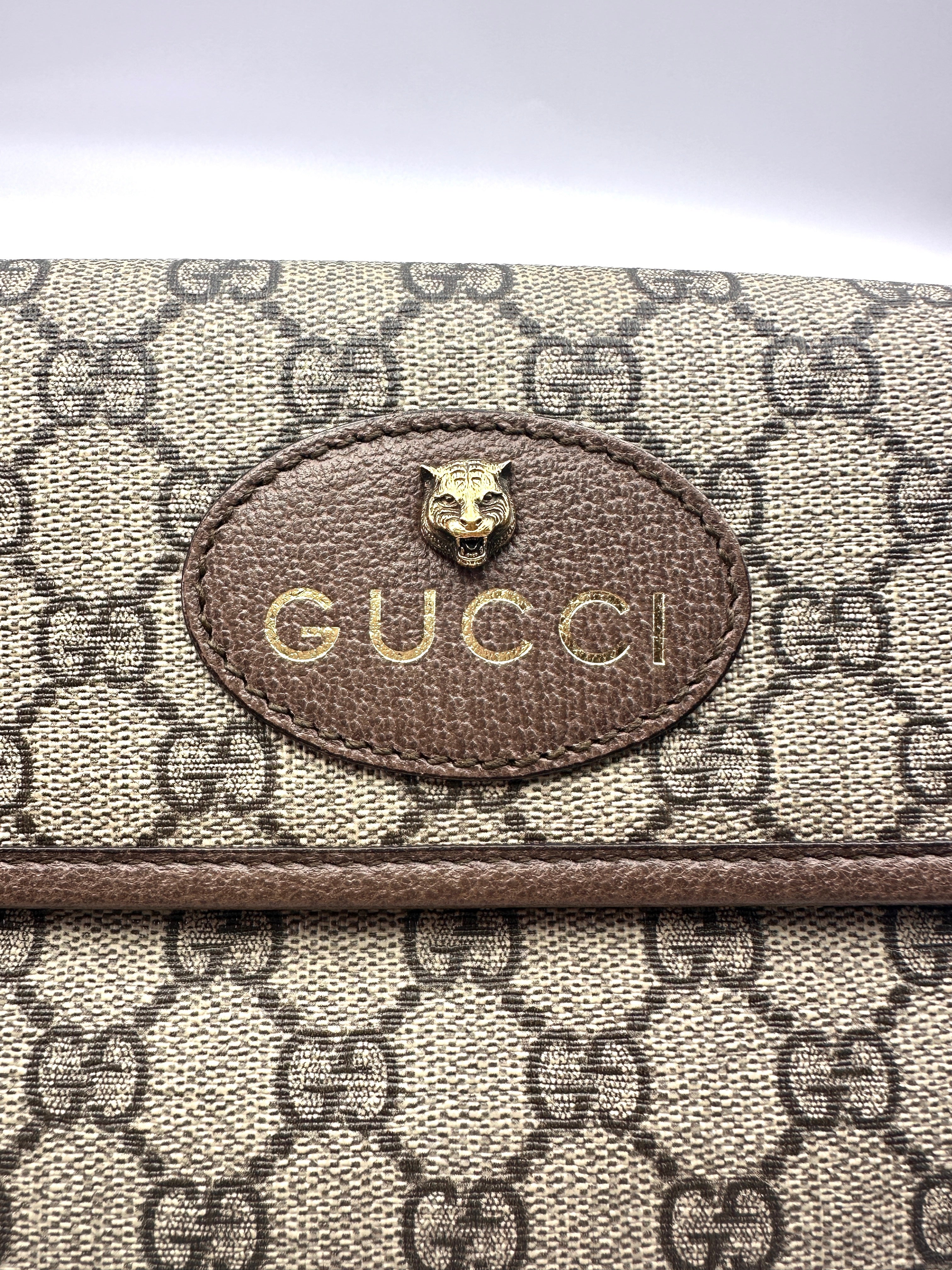 Gucci Neo Vintage GG Supreme Bag With Tiger Head GG643