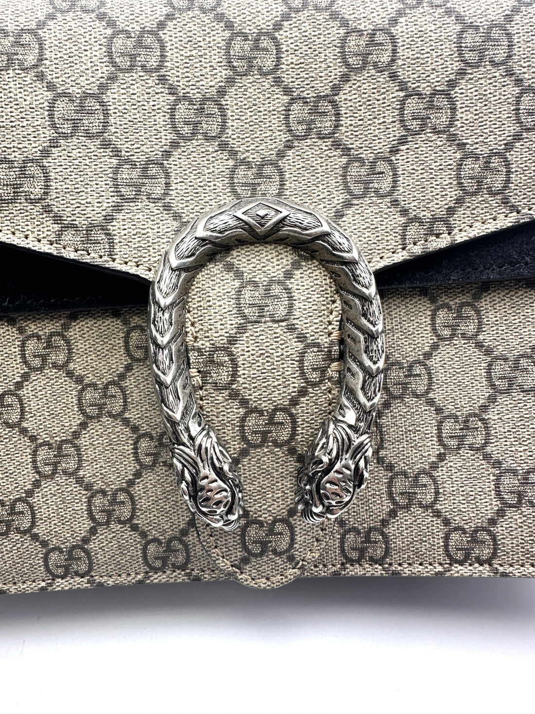 Gucci Dionysus GG Supreme Canvas Medium Size Shoulder Bag With Black Suede GG642
