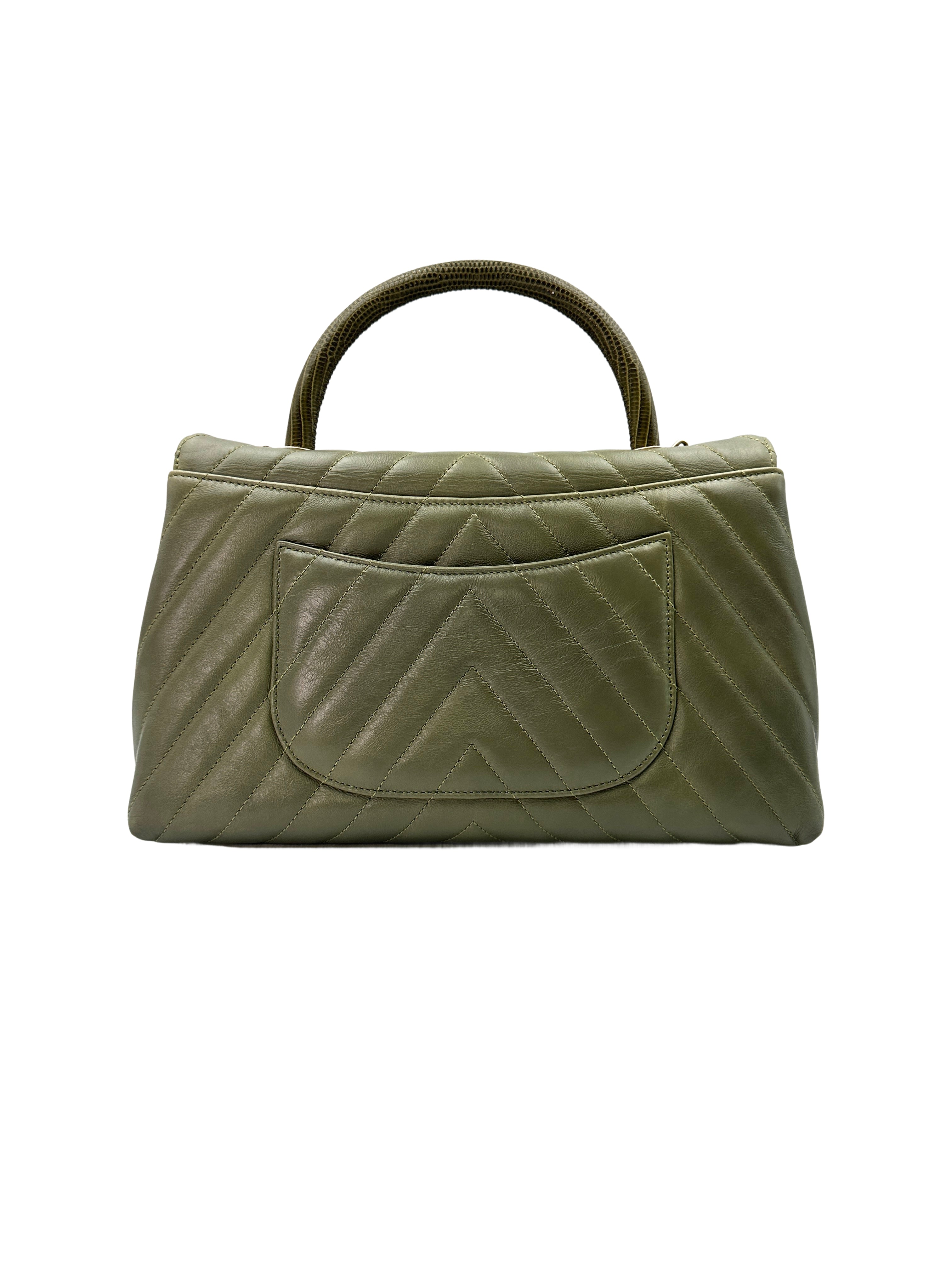 Chanel CoCo Handle Green Chevron Quilted Leather Medium Size Lizard Handle Bag(25***61) CC1453