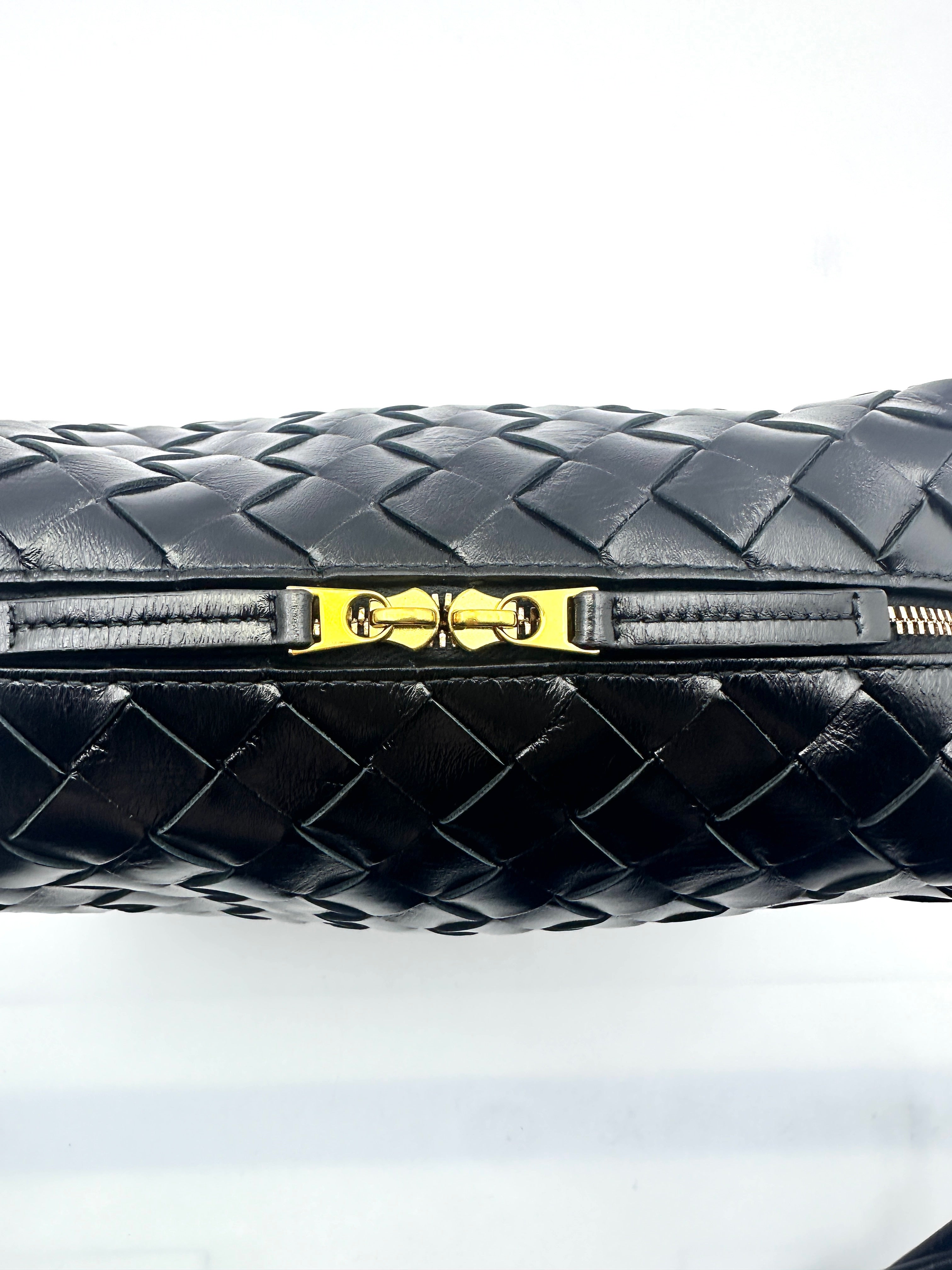 Bottega Veneta Loop Black Intrecciato Leather Shoulder Bag BV102