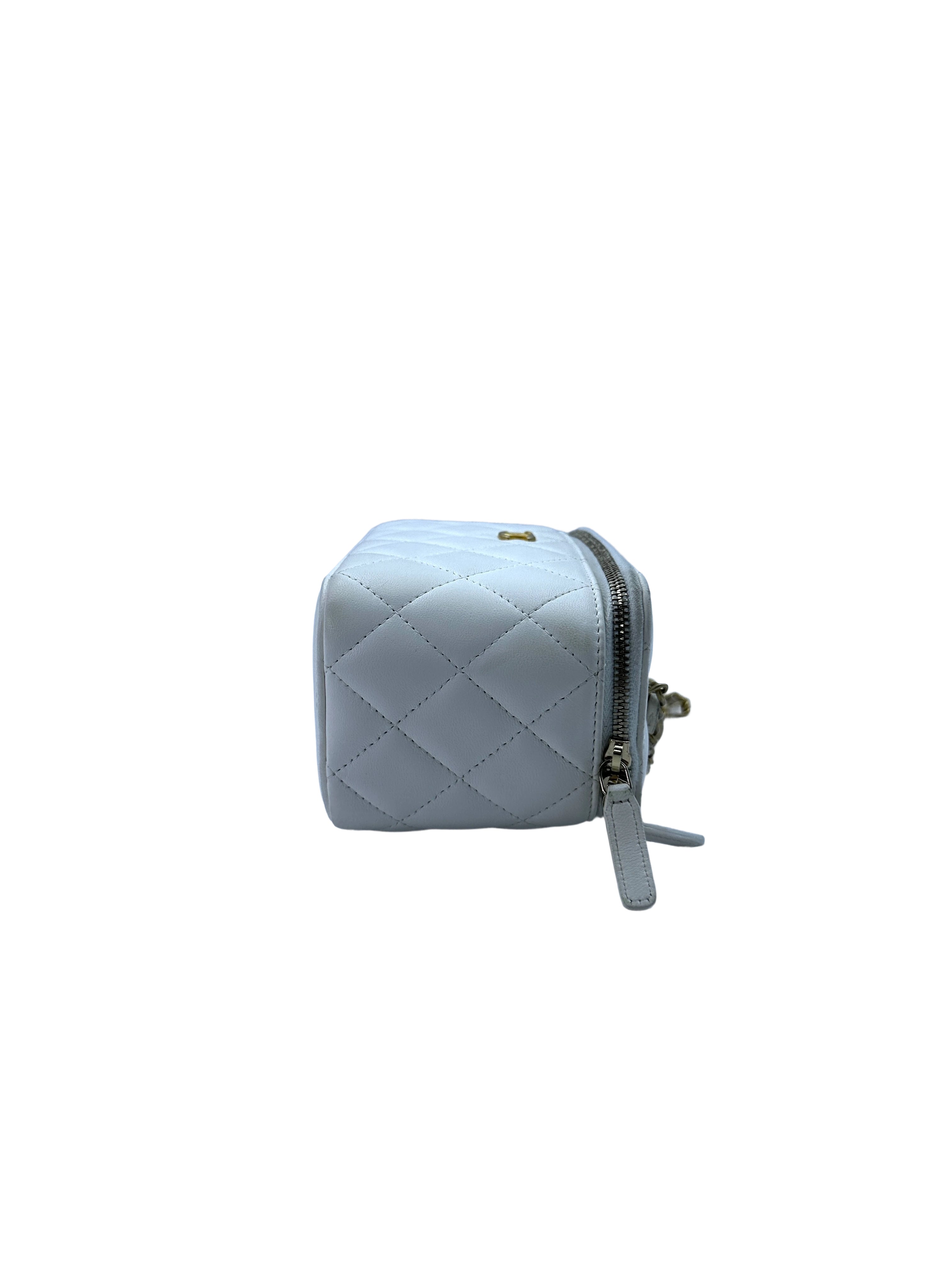 Chanel White Quilted Pearl Crush Vanity Case(J5***X1) CC1450