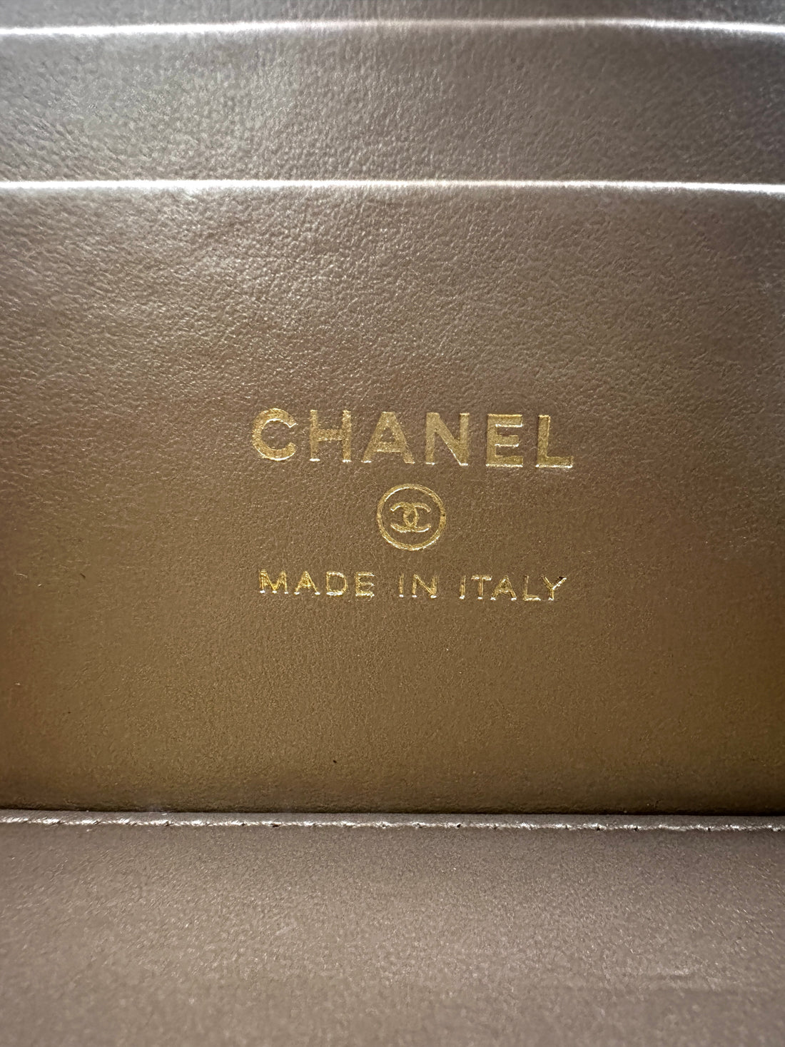 Chanel White Quilted Pearl Crush Vanity Case(J5***X1) CC1450