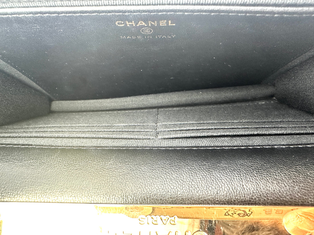 Chanel 22A Black Quilted Wallet On Chain(PC***5H) CC1460