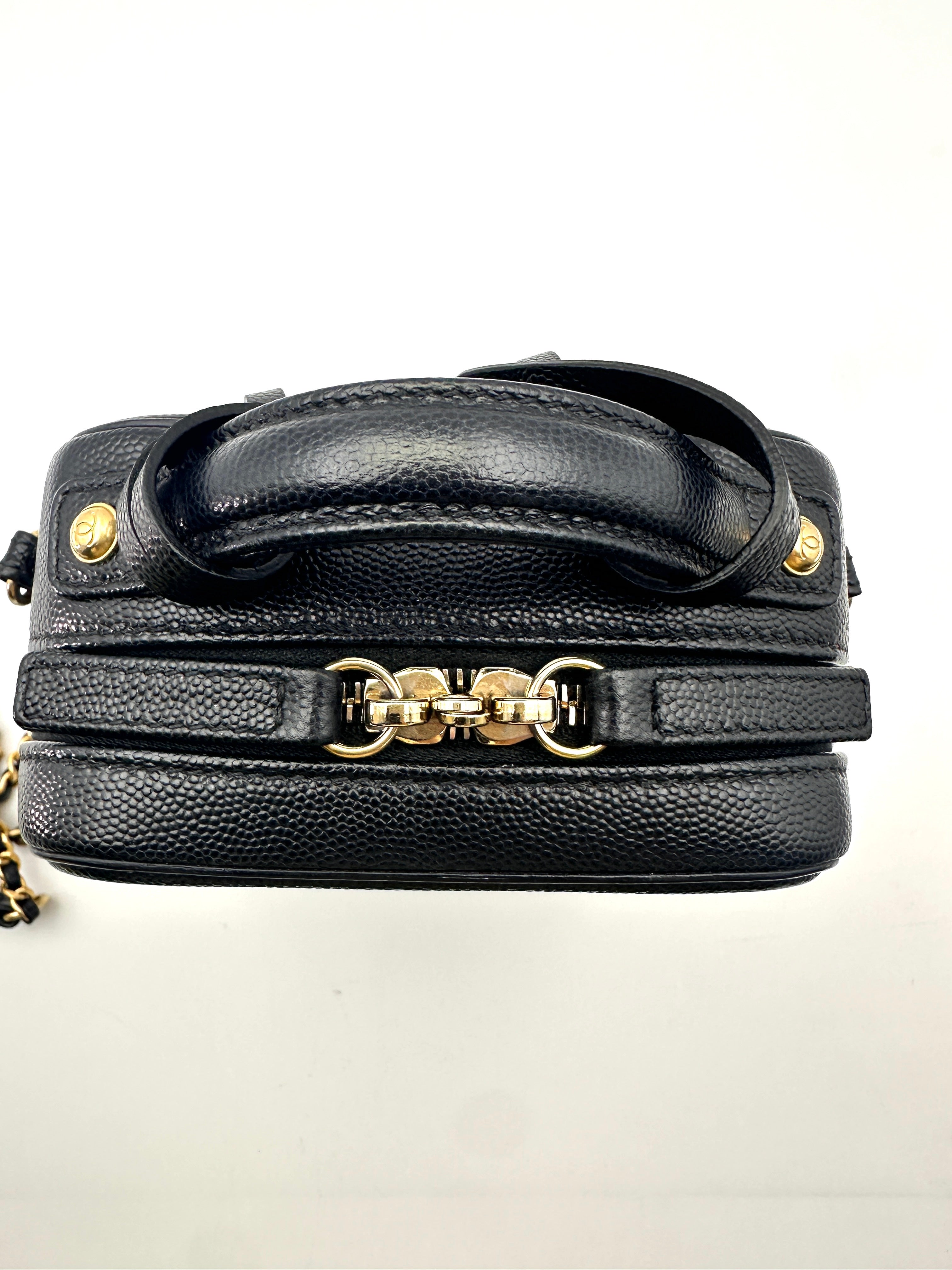 Chanel CC Filigree Vertival Black Quilted Calfskin Top Handle Vanity Case(28***80) CC1466