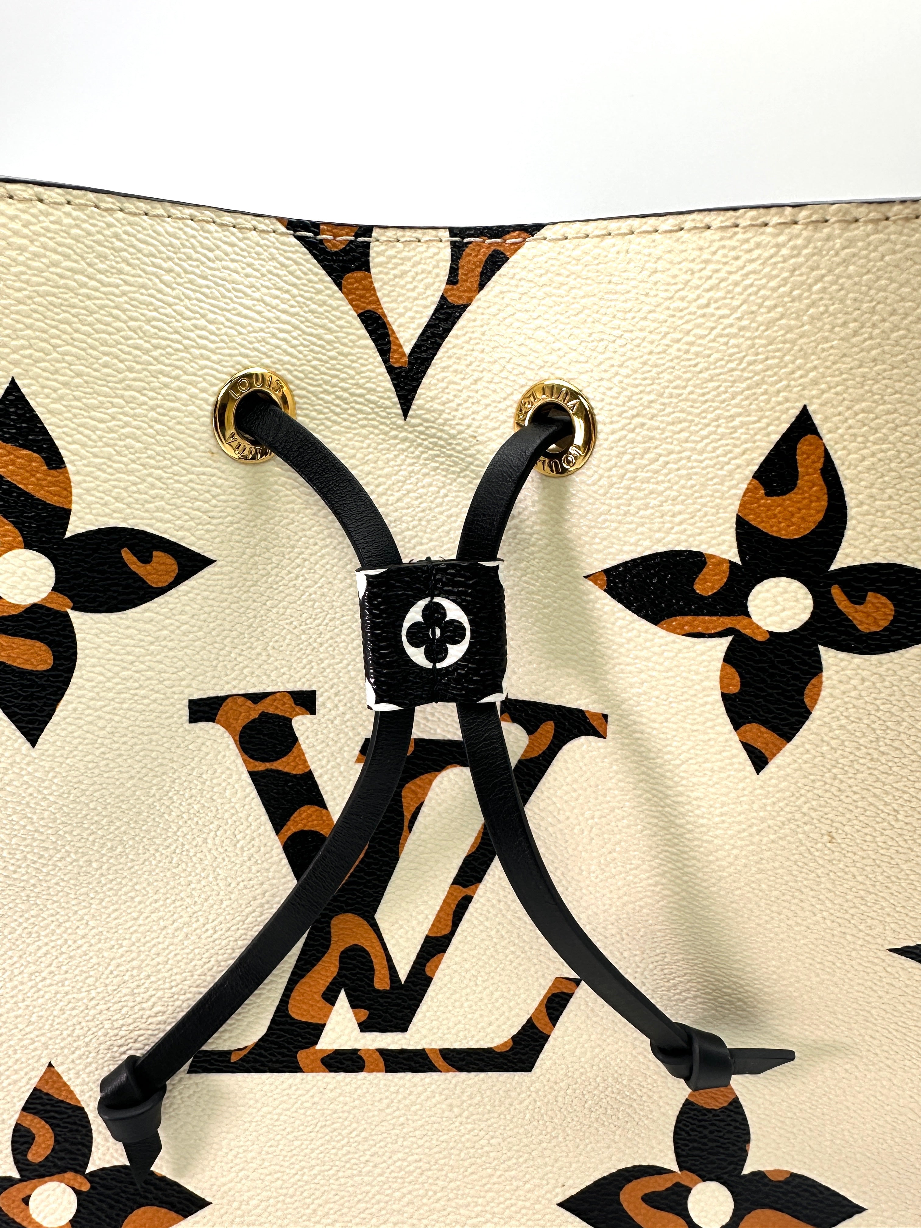 Louis Vuitton NeoNeo Monogram Giant Jungle Bucket Bag LV2037