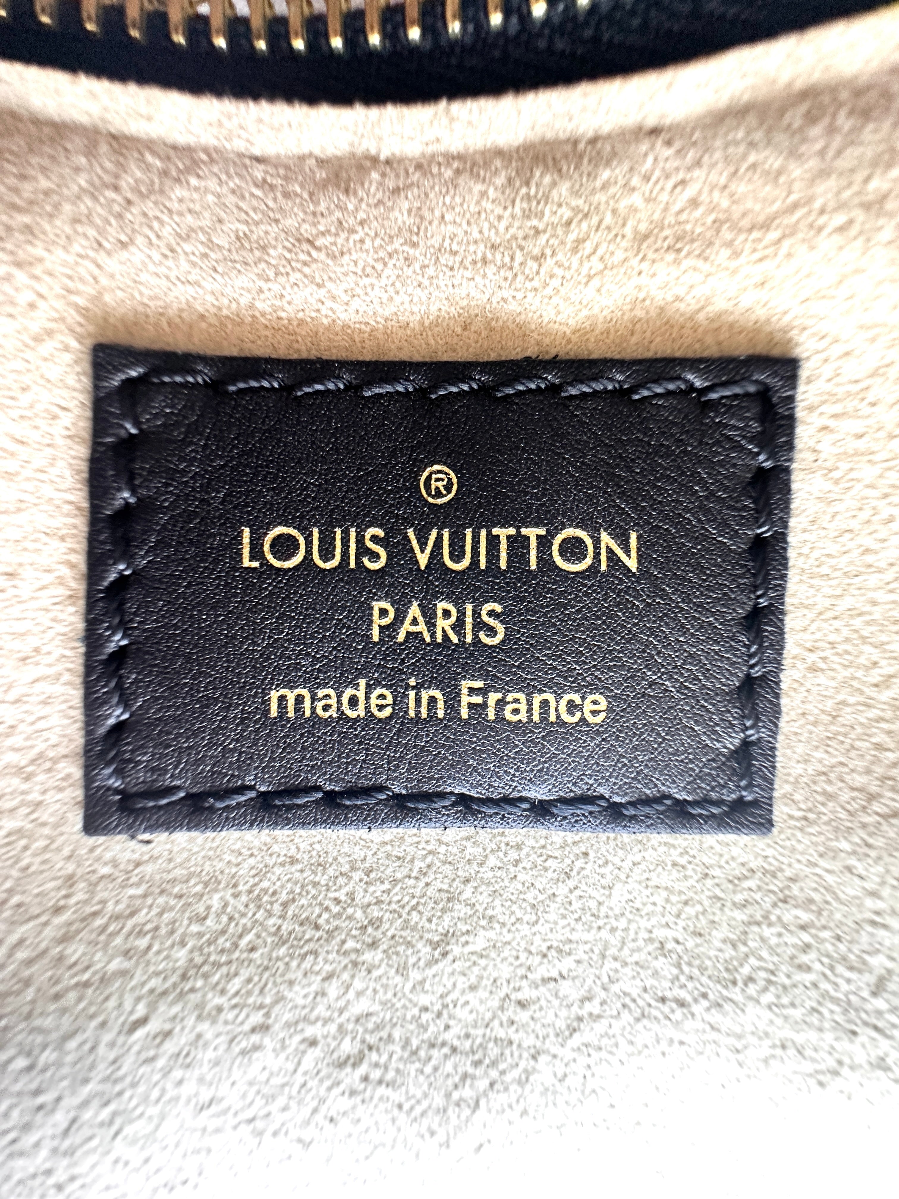 Louis Vuitton NeoNeo Monogram Giant Jungle Bucket Bag LV2037