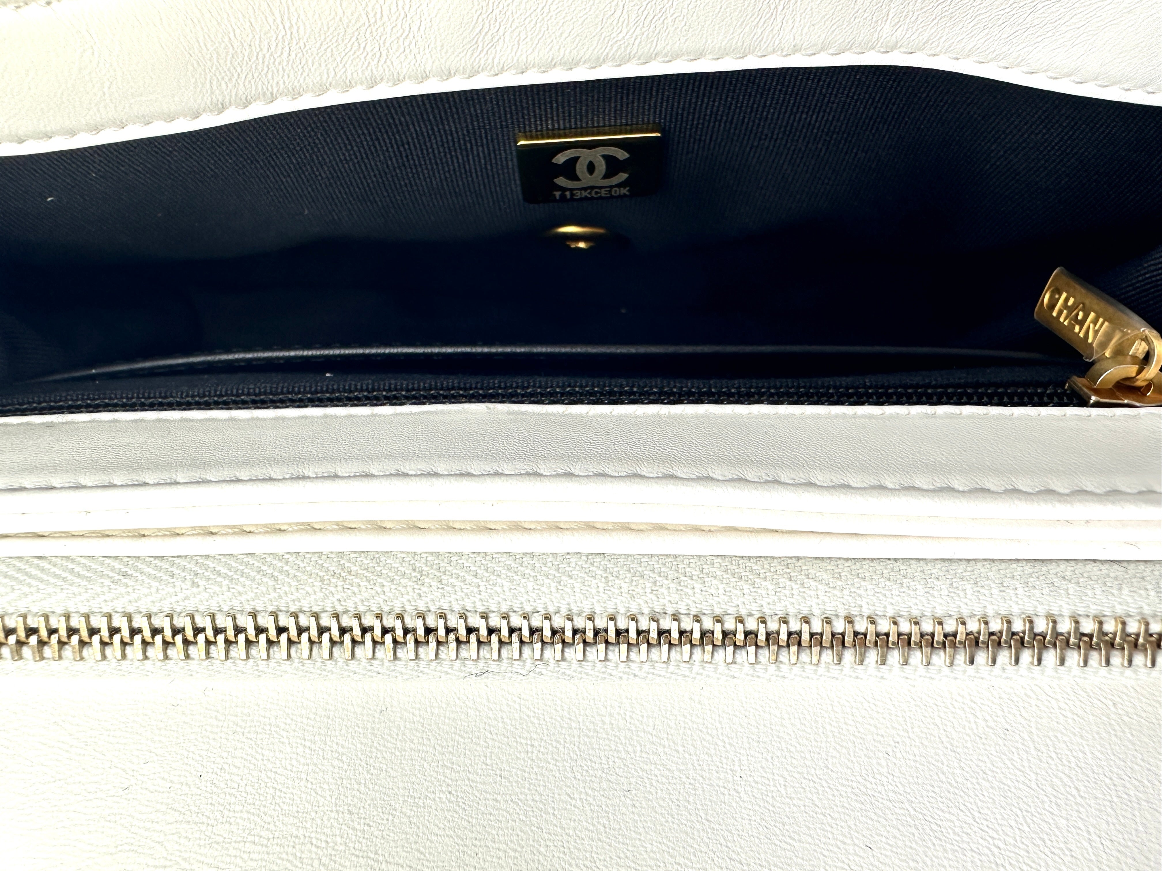 Chanel 23B Classic Flap White Quilted Lambskin Small Size Flap Bag With Gold Hardware(T1***0K) CC1470