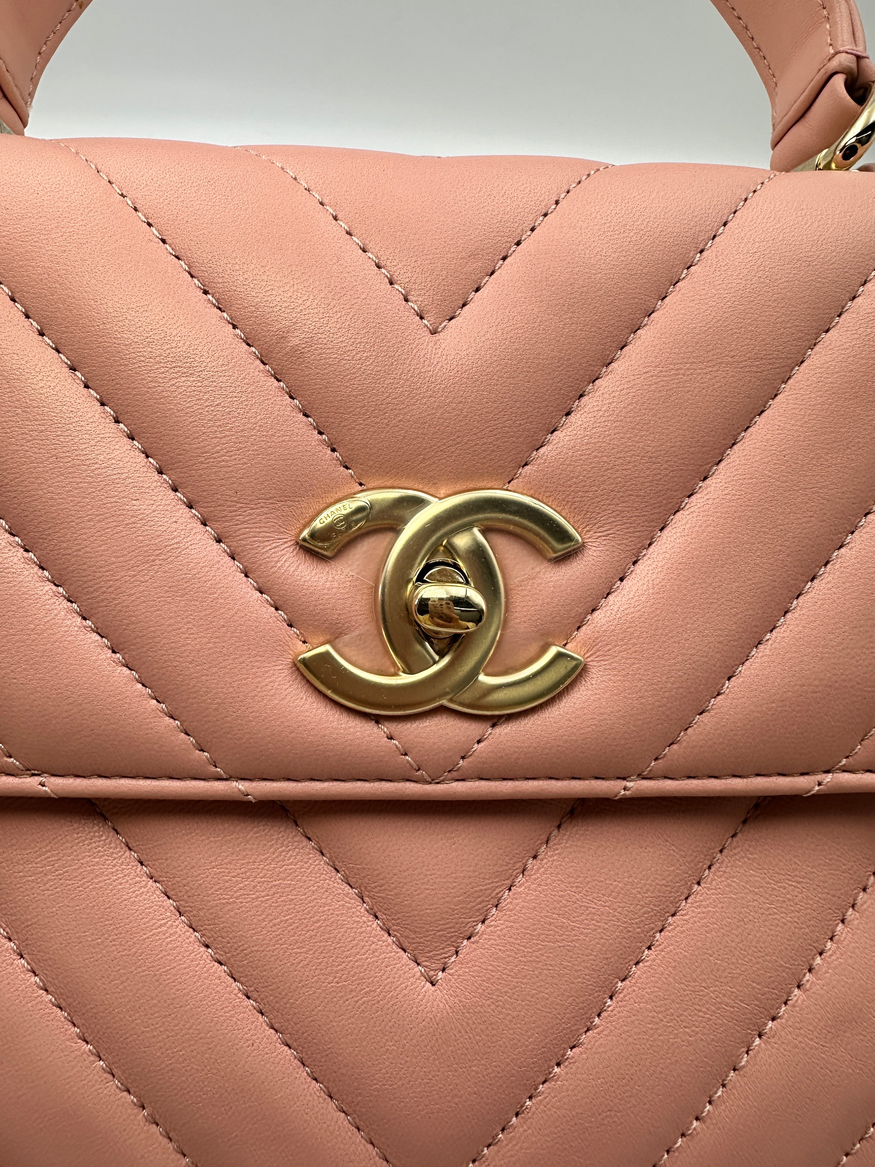 Chanel 18P Trendy CC Pink Chevron Quilted Leather Top Handle Flap Bag(26***27) CC1479
