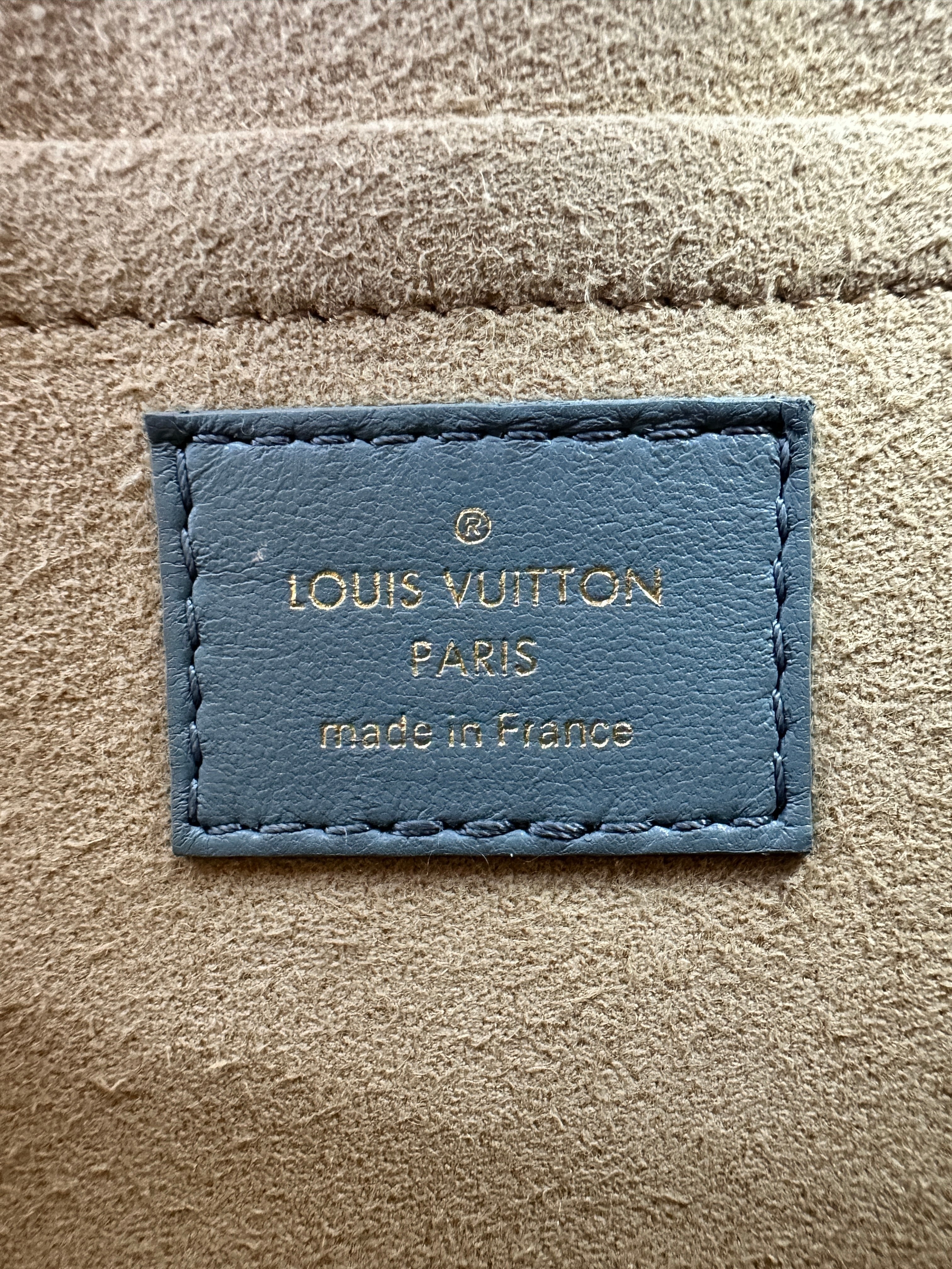 Louis Vuitton Troca Blue Quilted Damier Leather Crossbody Bag LV2047