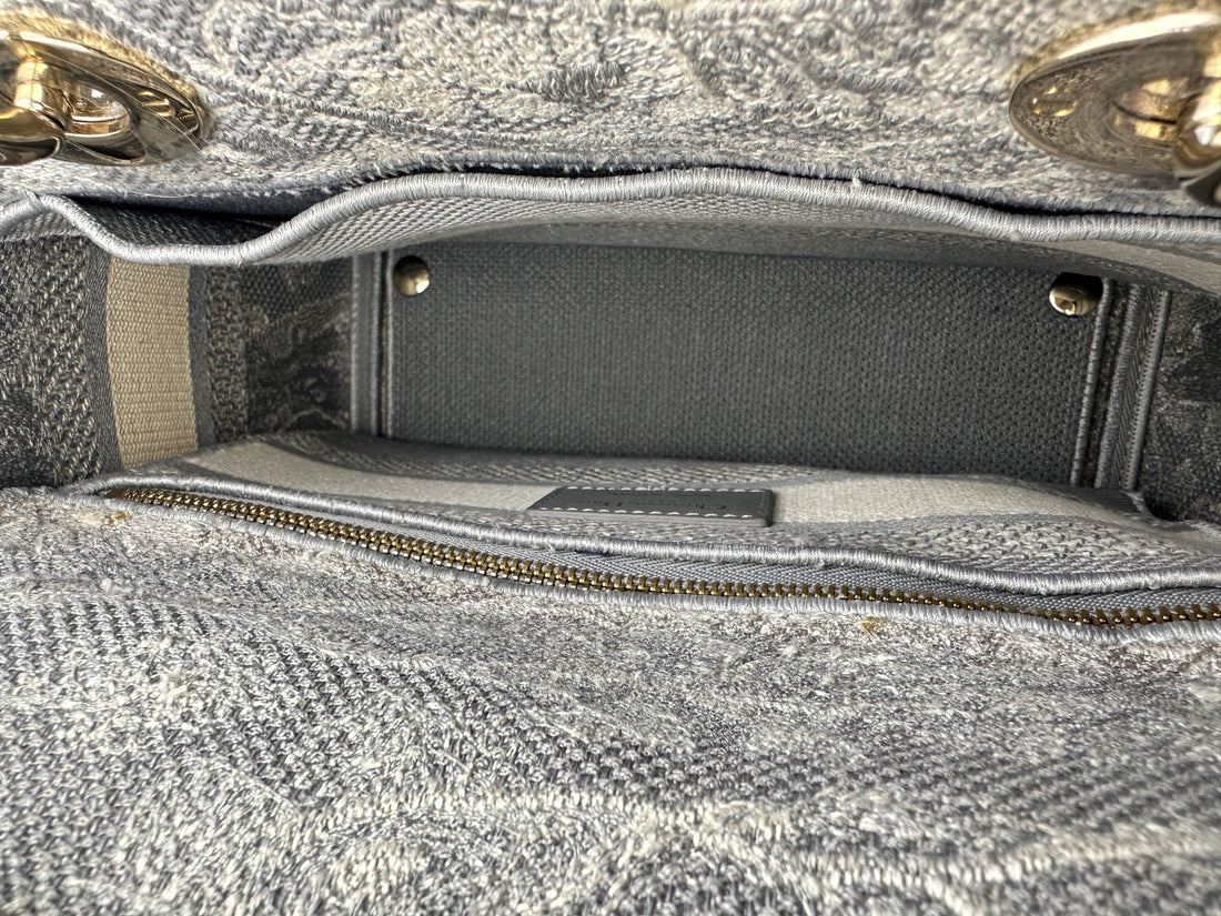 Christian Dior Lady D-Lite Grey Toile de Jouy Reverse Embroidery Canvas Handle Bag With Gold Charms DR546