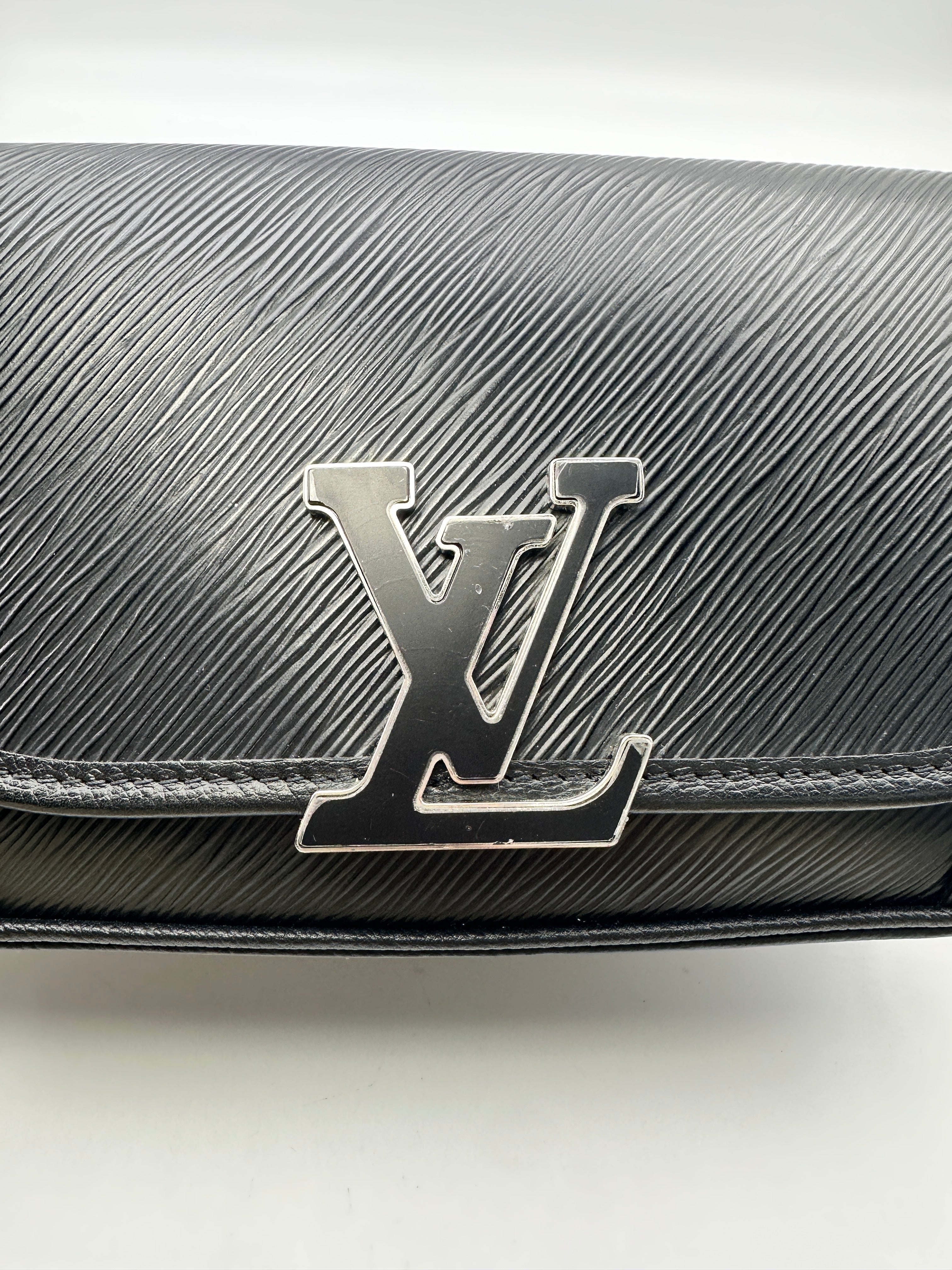 Louis Vuitton Buci Black Epi Leather Shoulder Bag LV2075