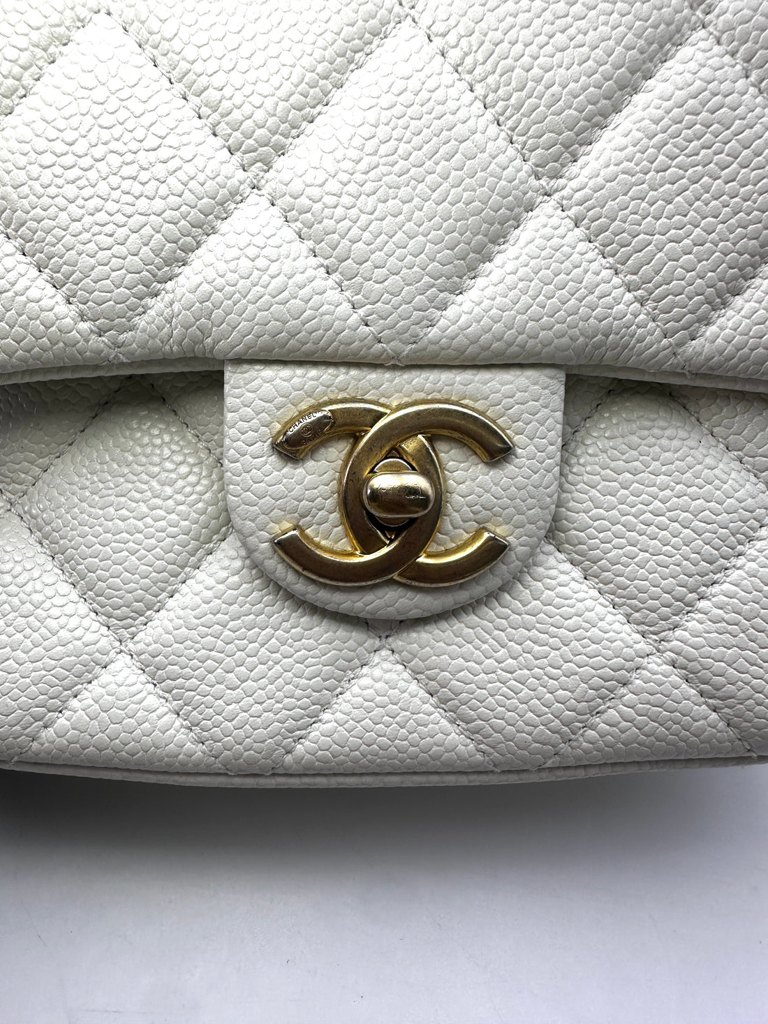 Chanel 21A White Quilted Leather Square Flap Bag With Gold Hardware(E5***LC) IRIS050-1