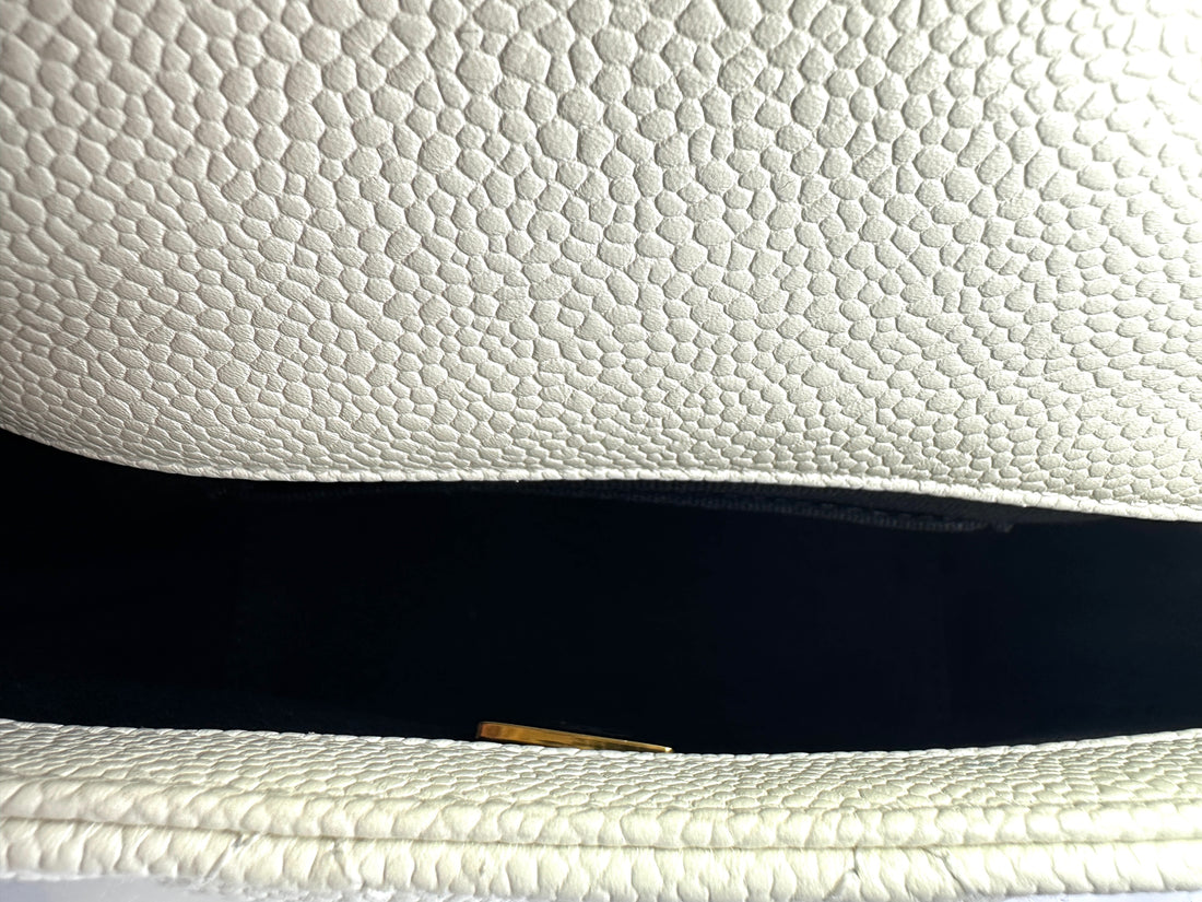 Chanel 21A White Quilted Leather Square Flap Bag With Gold Hardware(E5***LC) IRIS050-1