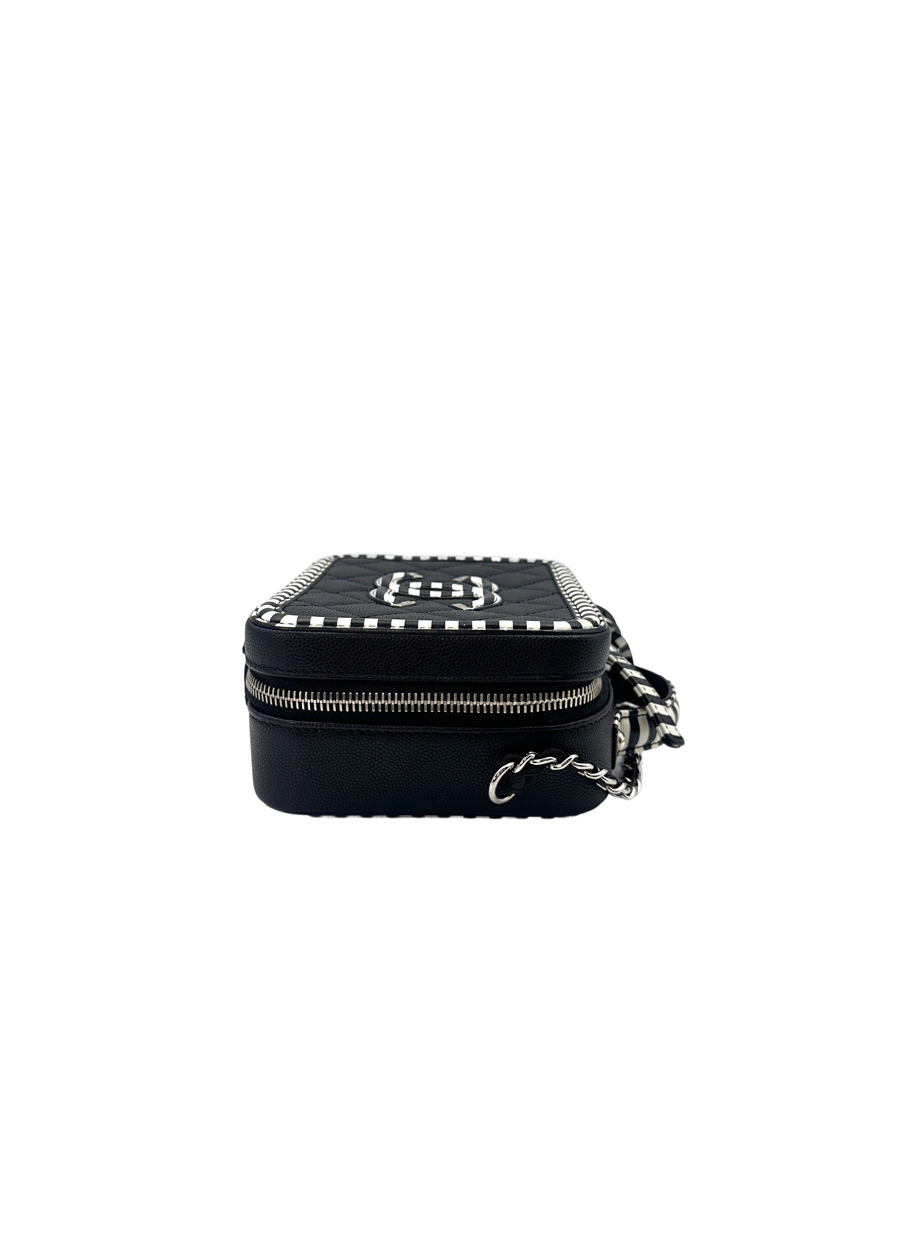 Chanel CC Filigree Black Quilted Calfskin And White Striped Trim Top Handle Vanity Case(27***39) CC1486